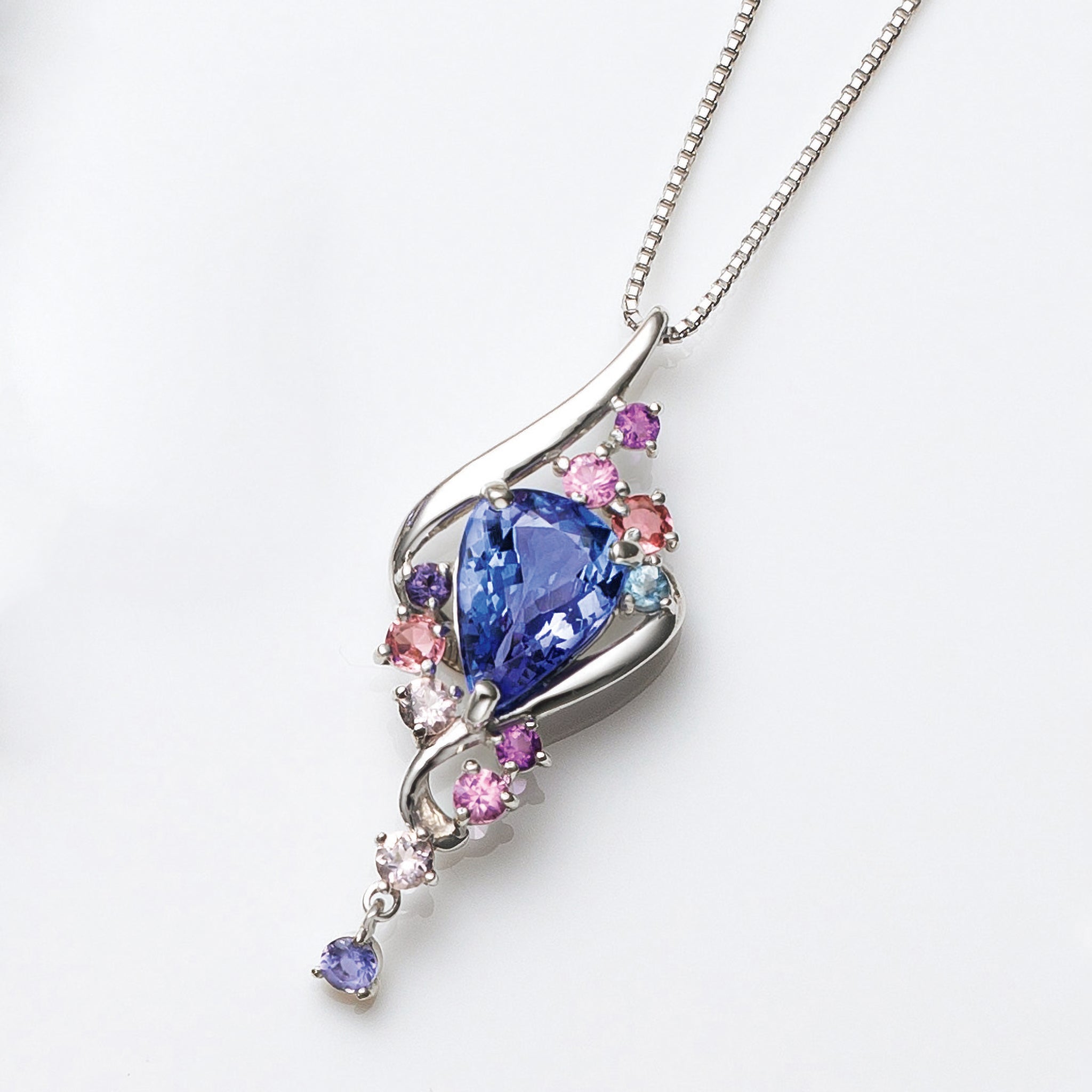 タンザナイト/マルチカラー プラチナネックレス(ペアシェイプ/12月