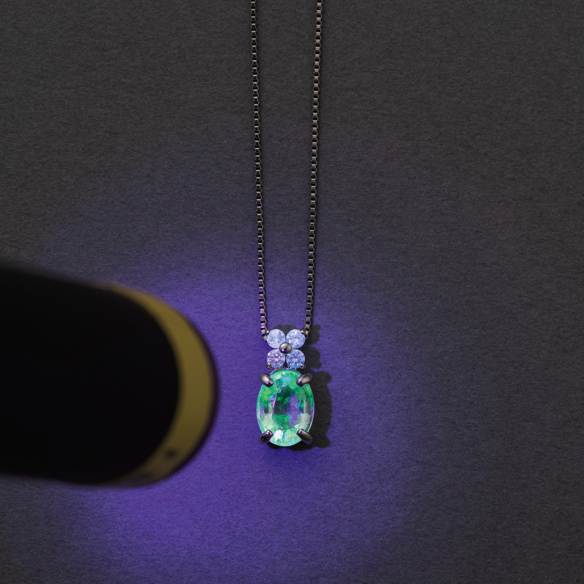 ハイアライトオパール/ダイヤモンド プラチナネックレス(10月誕生石)《25V01703》