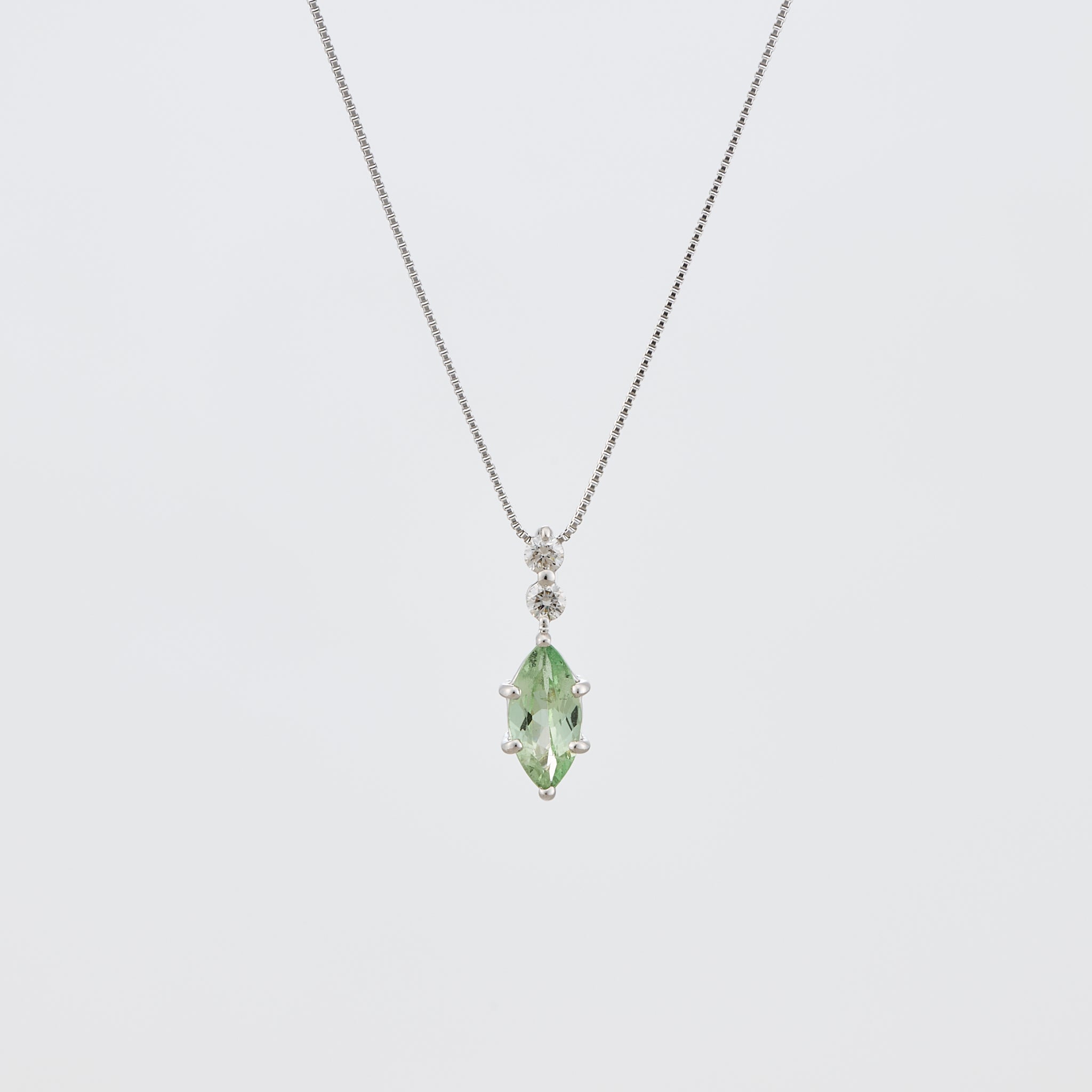グリーンガーネット/ダイヤモンド プラチナネックレス(マーキス/1月誕生石)《25V01907》