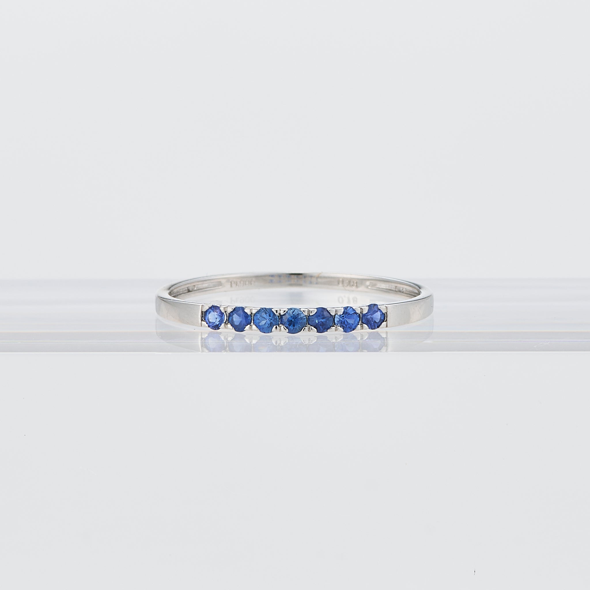 サファイア プラチナリング(9月誕生石)《25V02004》