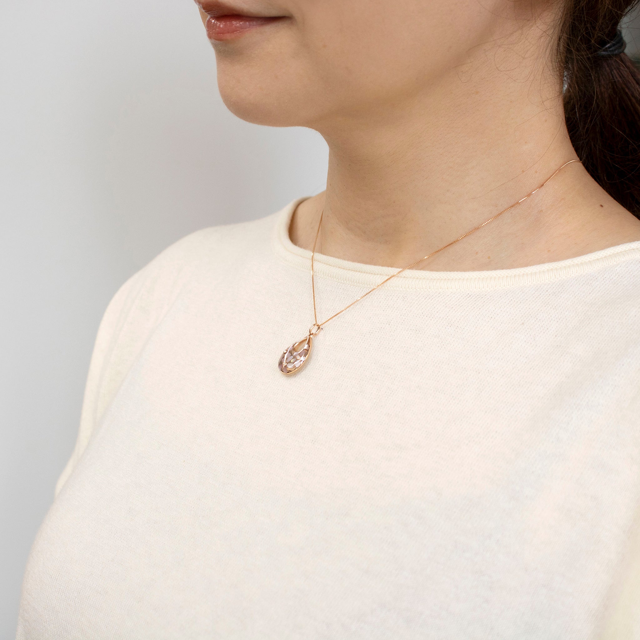 【限定6点】シェル/ダイヤモンド K18ペンダント(フラワーモチーフ)《25V02103》