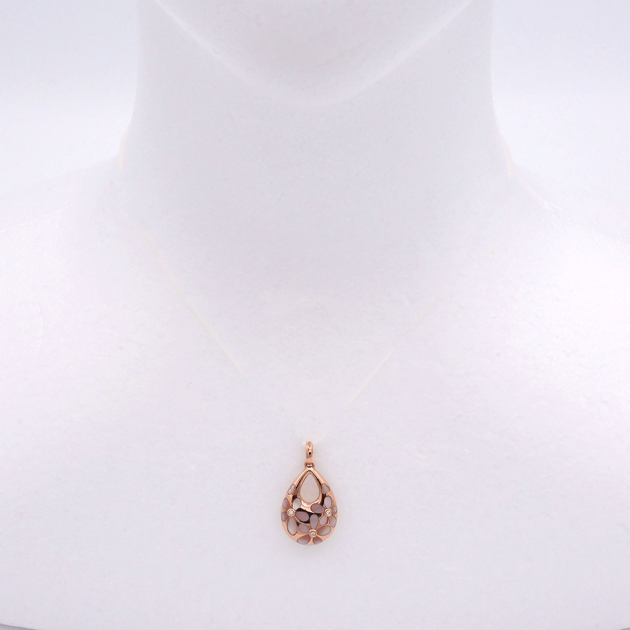 【限定6点】シェル/ダイヤモンド K18ペンダント(フラワーモチーフ)《25V02103》