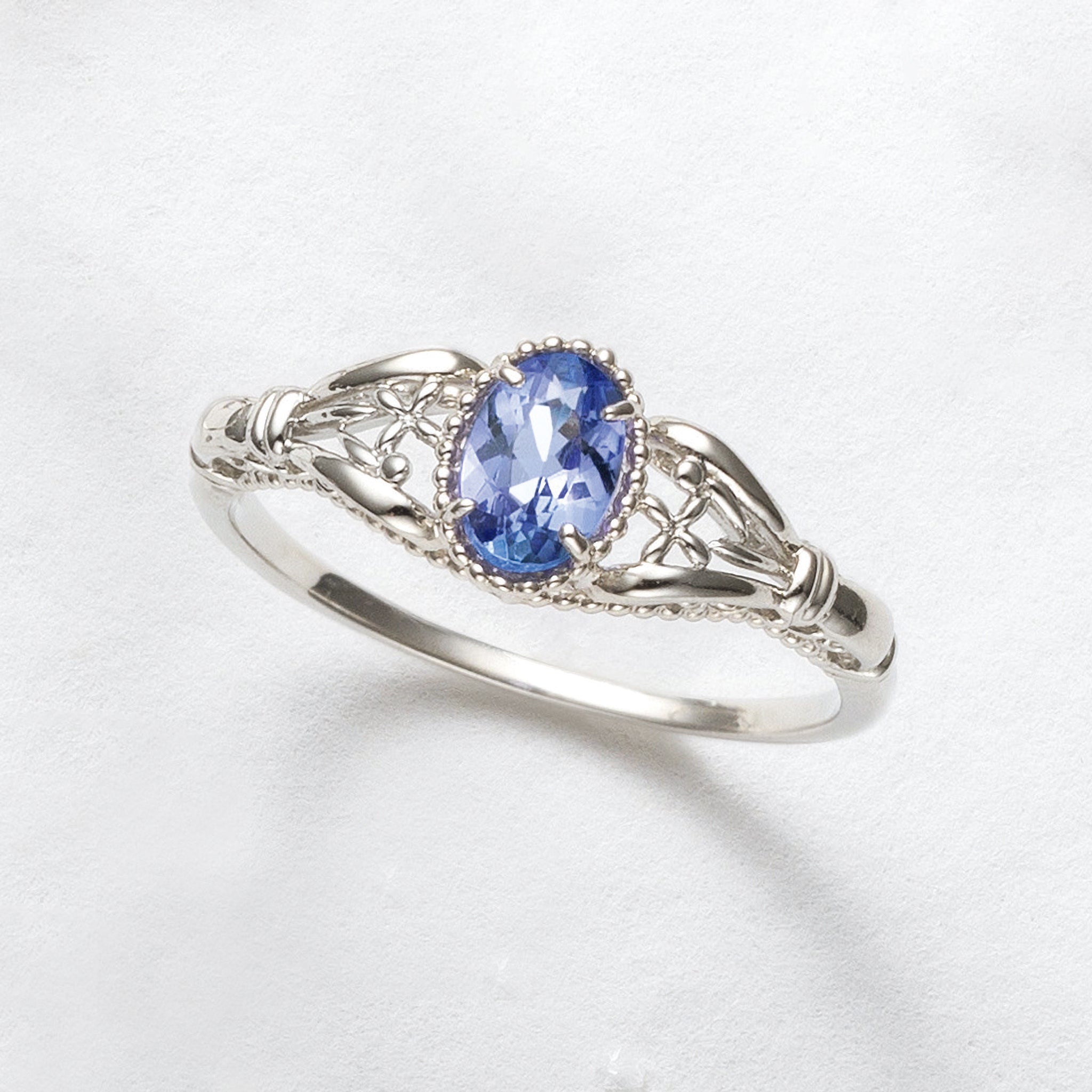 タンザナイト プラチナリング(12月誕生石)《25V02209》