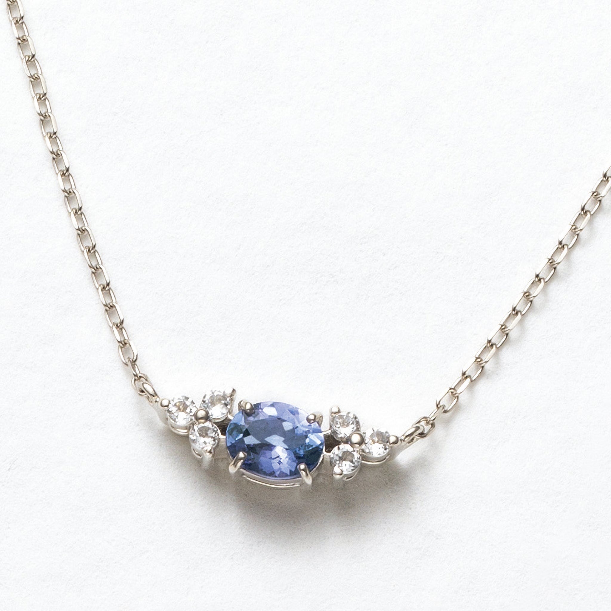 タンザナイト/ホワイトトパーズ プラチナネックレス(12月誕生石)《25V02210》