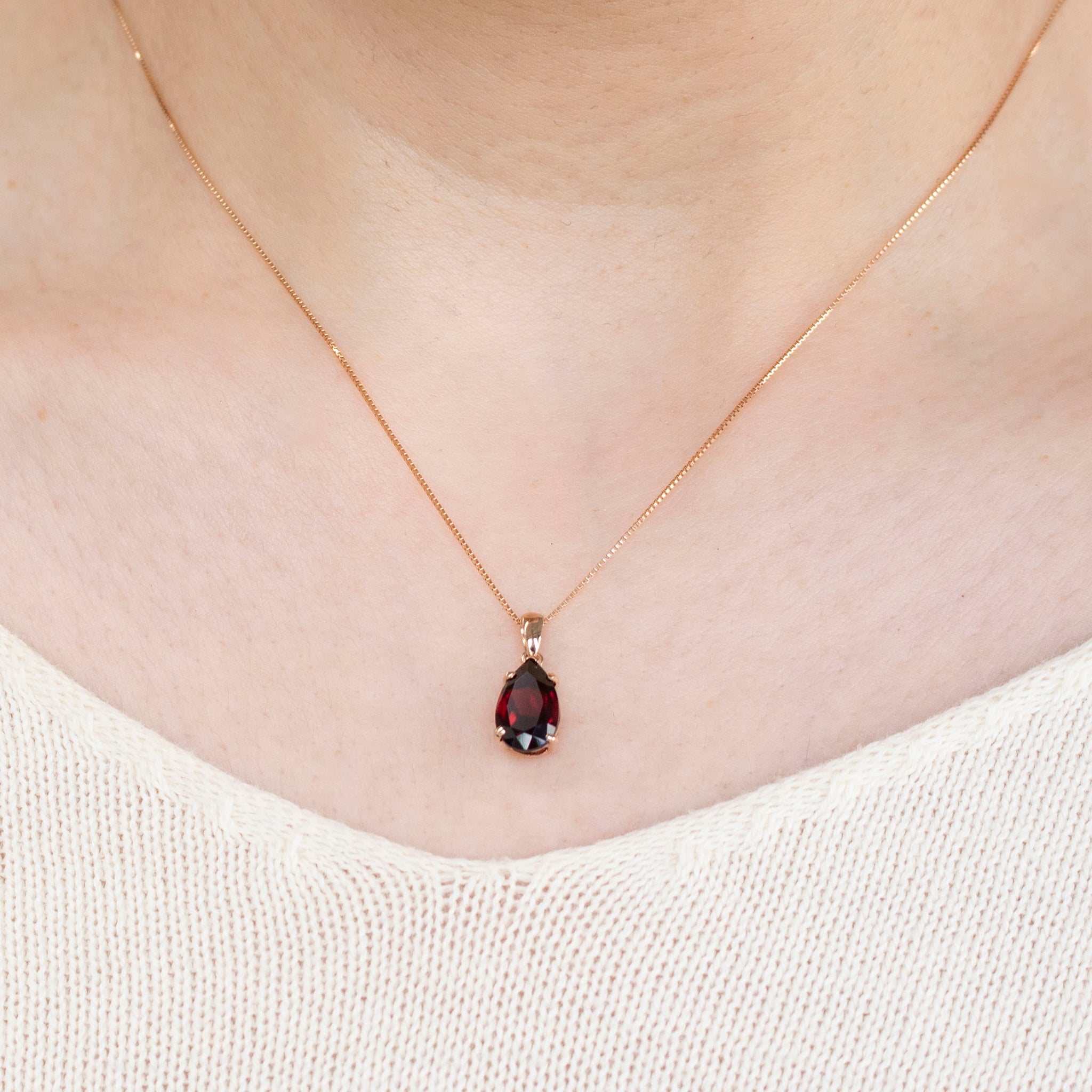 ガーネット K18ペンダント(1.8カラット/1月誕生石)《25V02301》