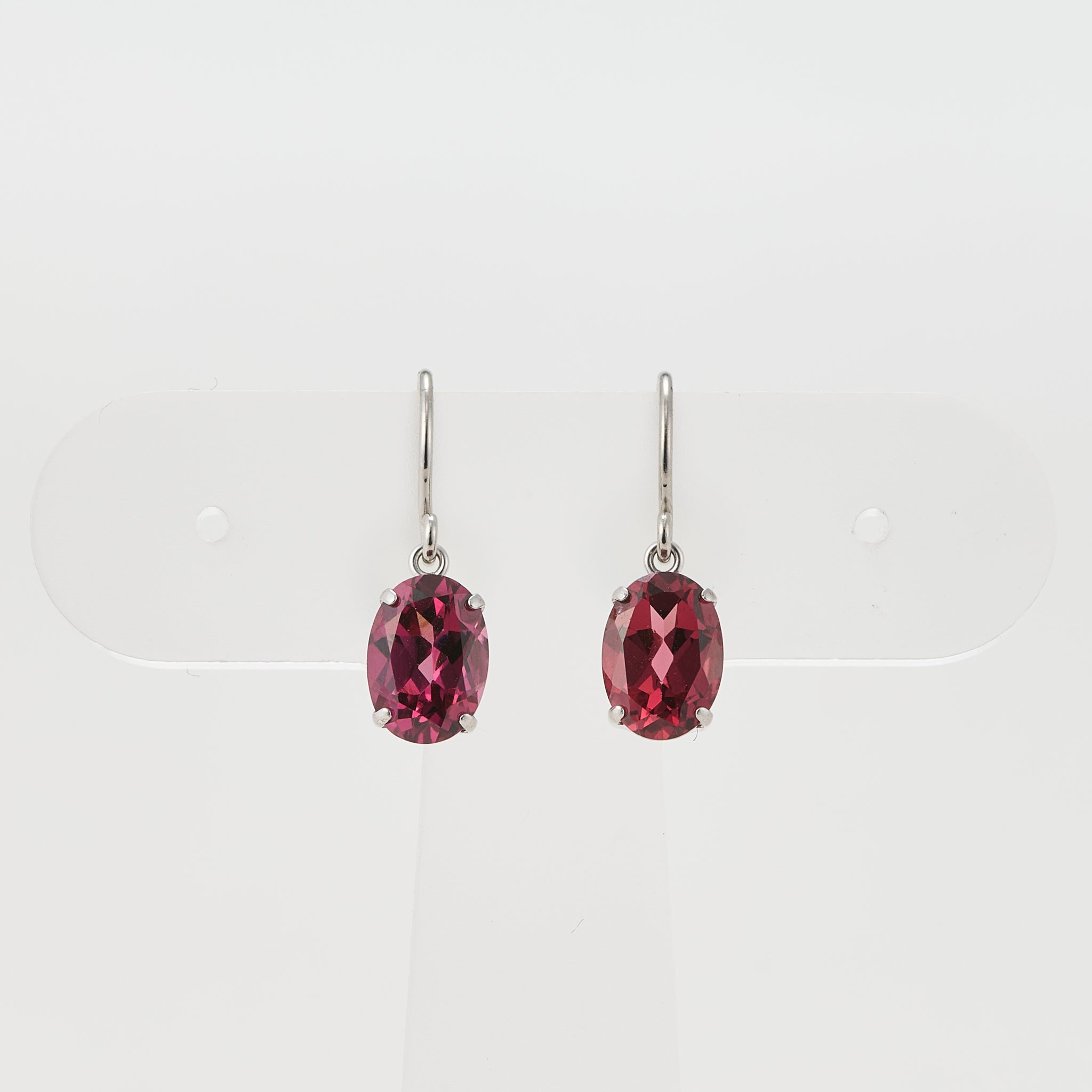 ガーネット プラチナピアス(計2.0カラット/1月誕生石)《25V02305》