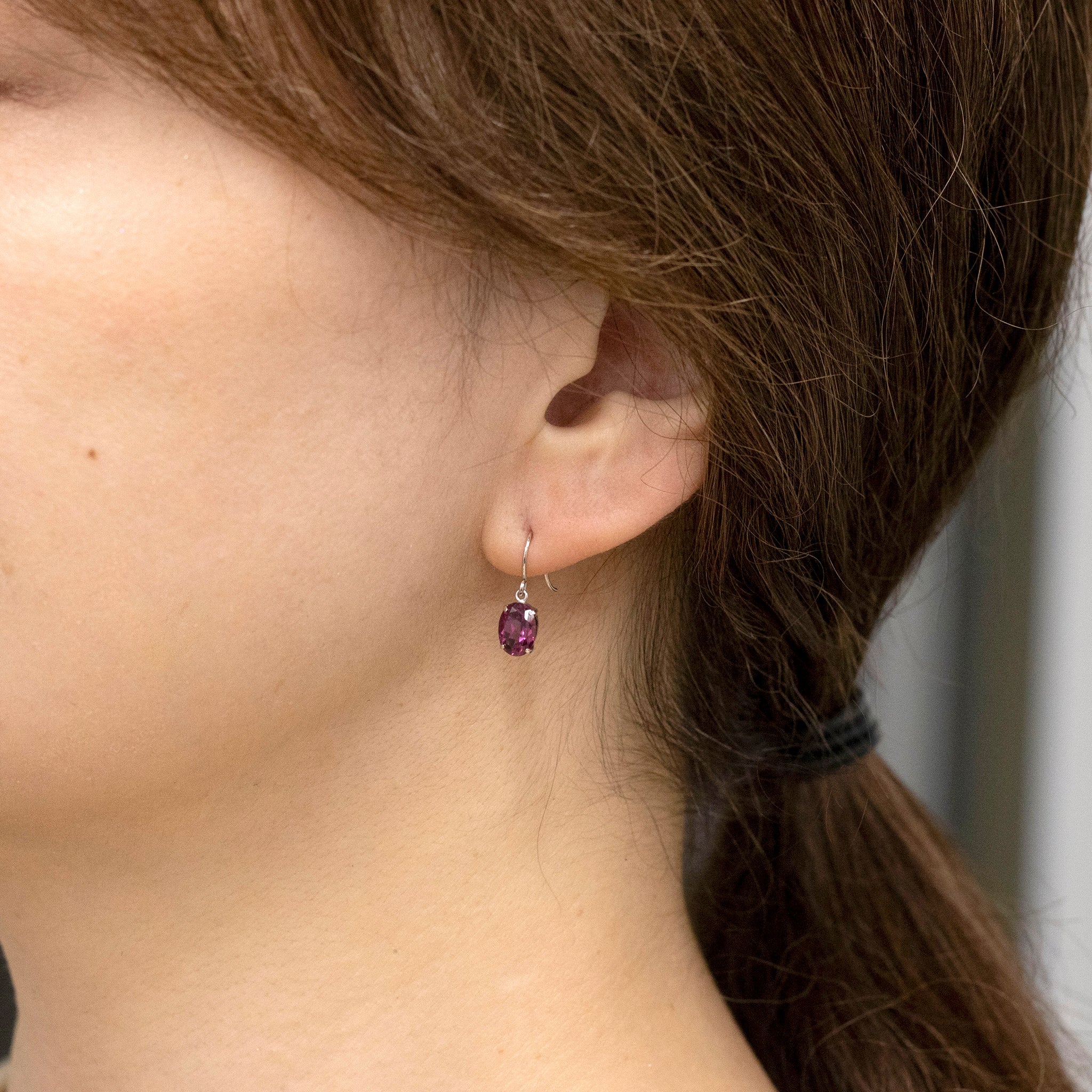 ガーネット プラチナピアス(計2.0カラット/1月誕生石)《25V02305》