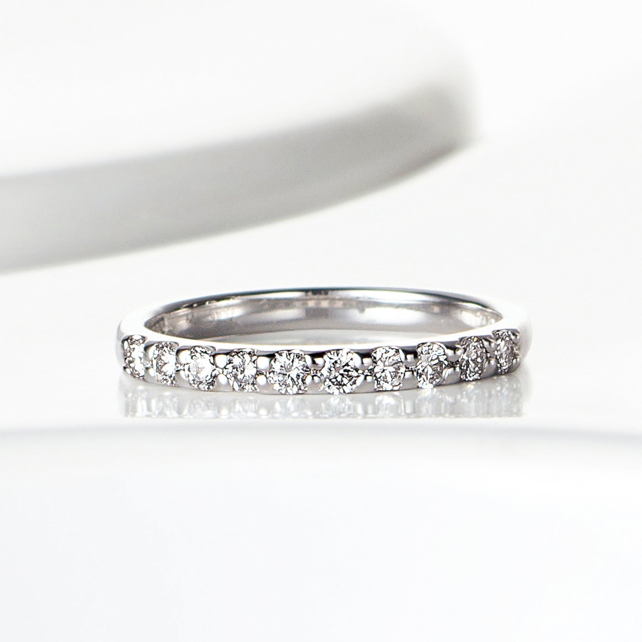 ダイヤモンド プラチナリング(計0.3カラット/ハーフエタニティ/4月誕生石)《25V02401》