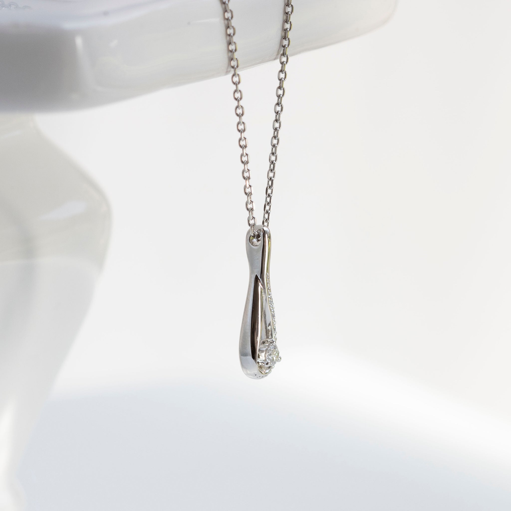 ダイヤモンド プラチナネックレス(4月誕生石)《25V02407》