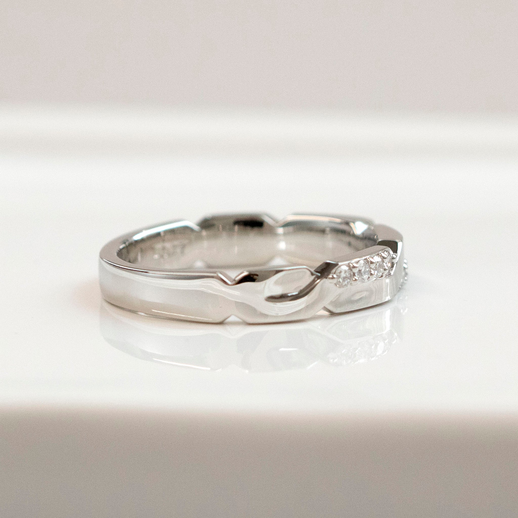 ダイヤモンド プラチナリング(4月誕生石)《25V02411》