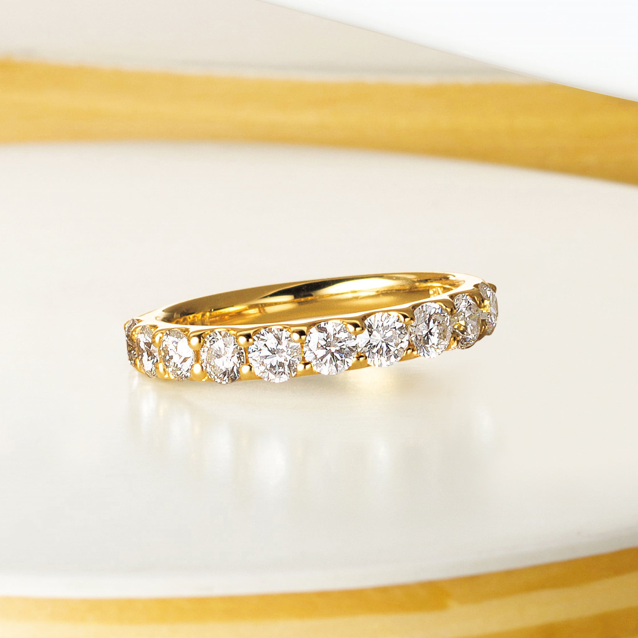 ダイヤモンド K18リング(計1.0カラット/ハーフエタニティ/4月誕生石/鑑別書付)《25V02603-YG》