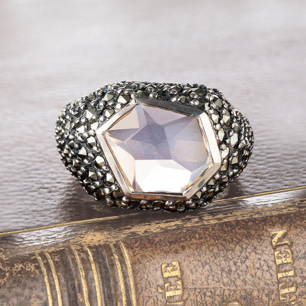 ROSE QUARTZ｜ローズクォーツ | 京セラジュエリー オンラインストア