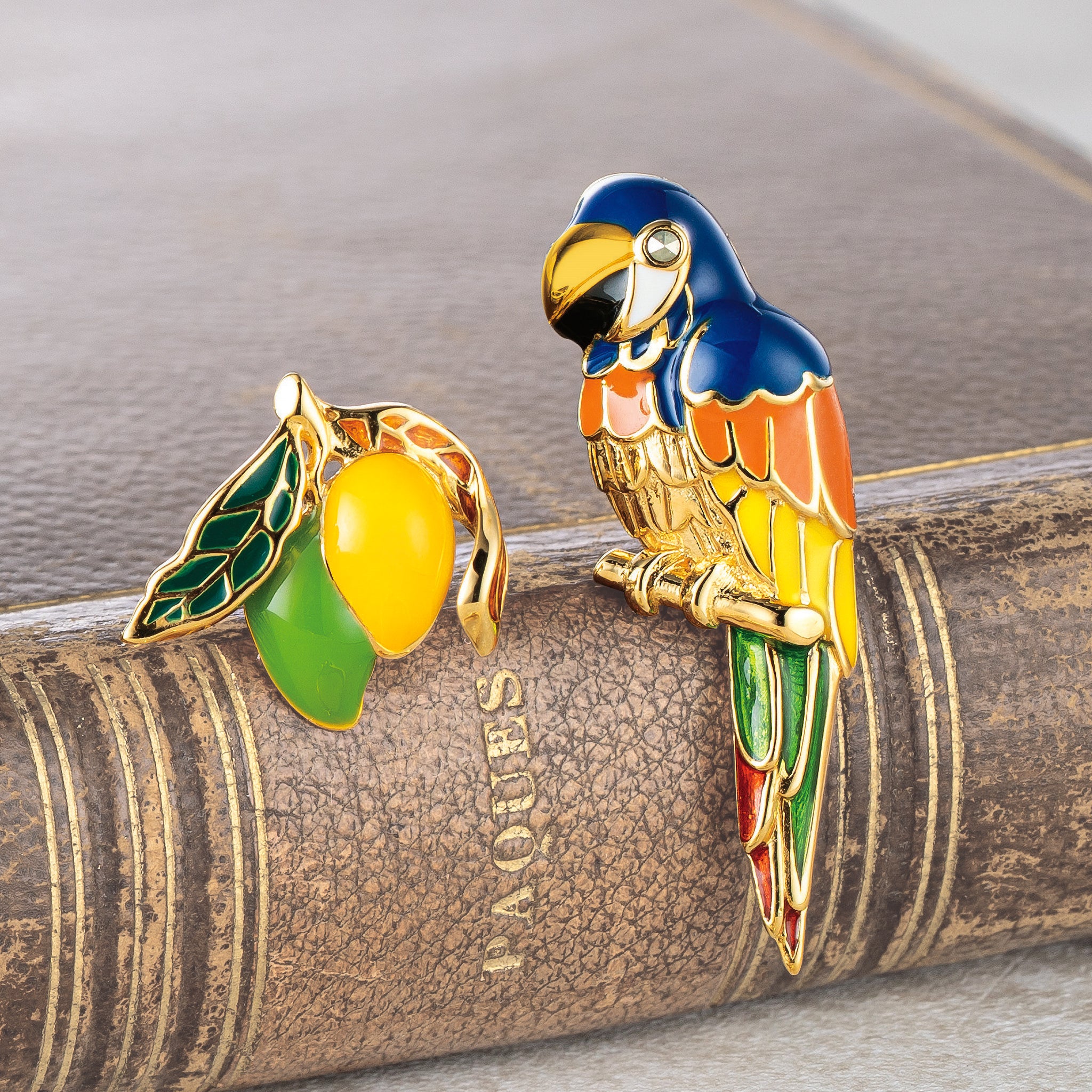 エナメル/マルカジット シルバーブローチ(/2点セット/オウム/マンゴーモチーフ)《25V02704》