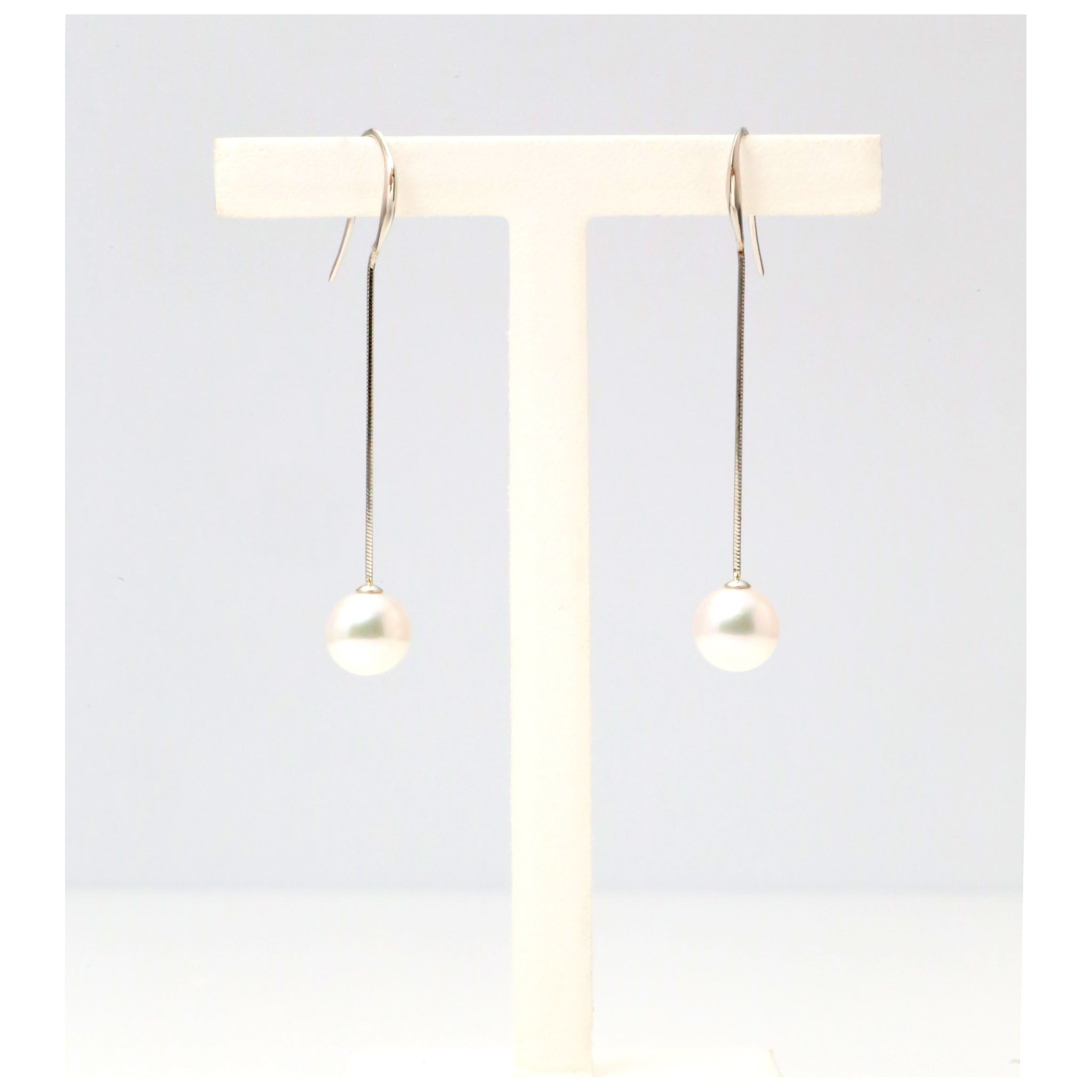 パール プラチナピアス(アコヤ真珠/7.5mm/6月誕生石)《25V02907》