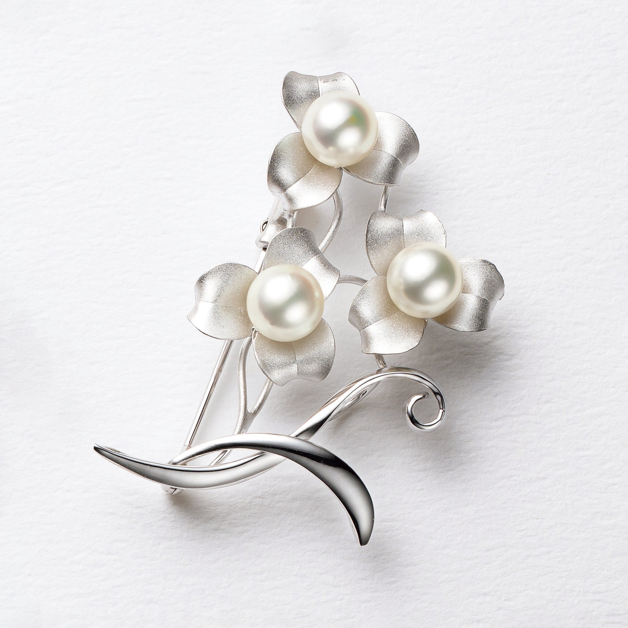 パール シルバーブローチ(アコヤ真珠/7mm/フラワーモチーフ/6月誕生石)《25V02908》