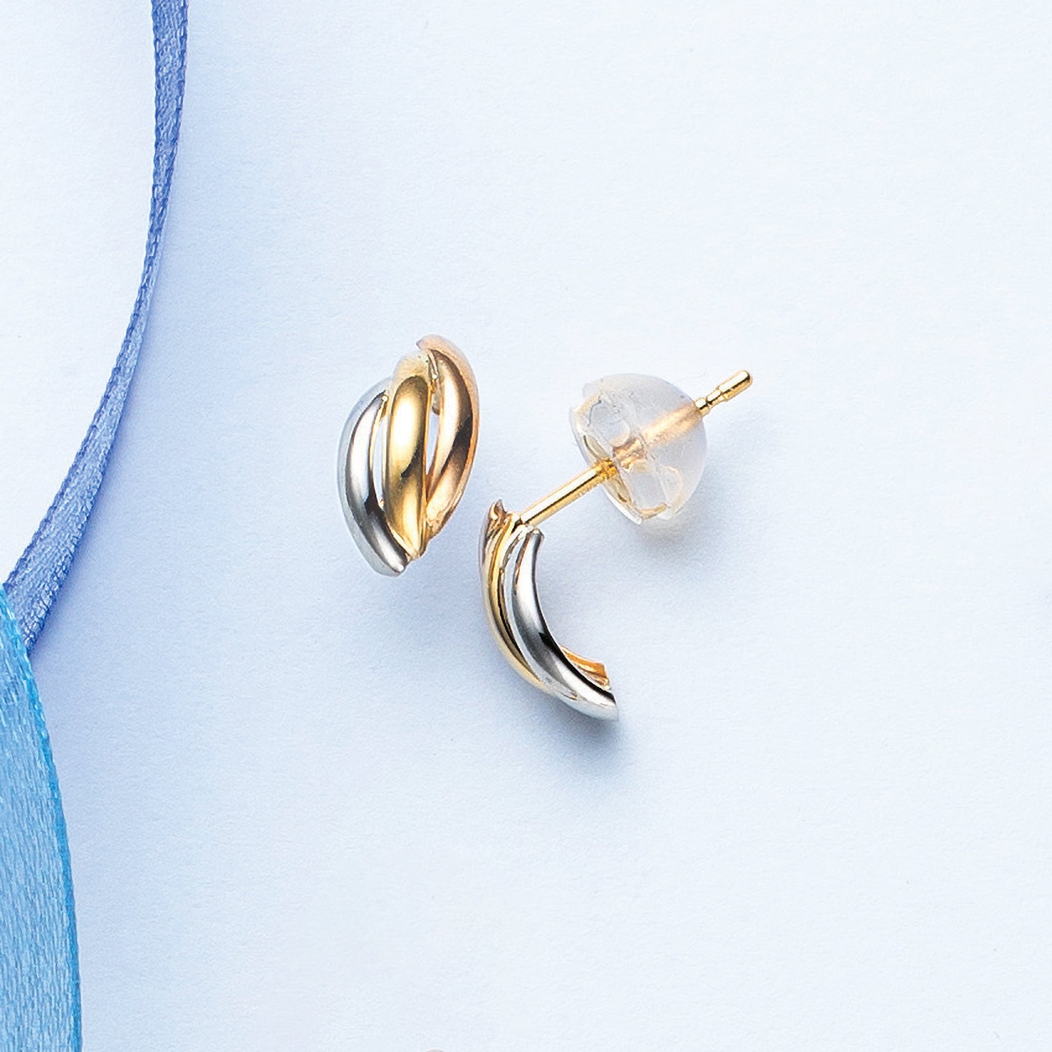 K18 ピアス(スリーカラー)《25V03205》