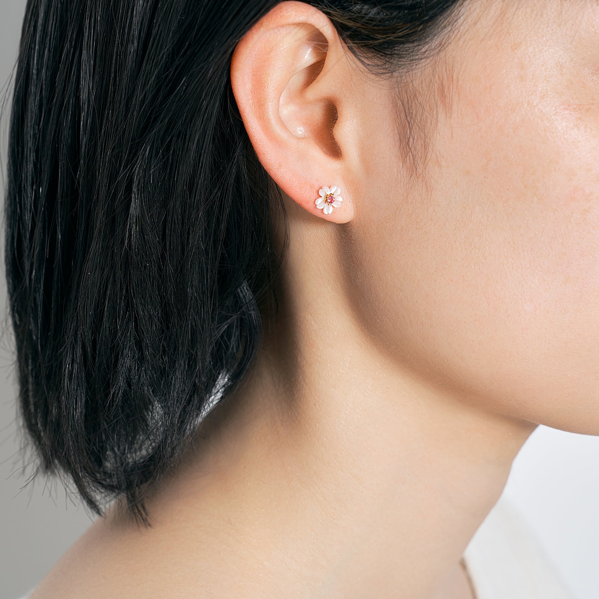 ピンクシェル/ピンクトルマリン K18ピアス(フラワーモチーフ/2Way)《25V03208》