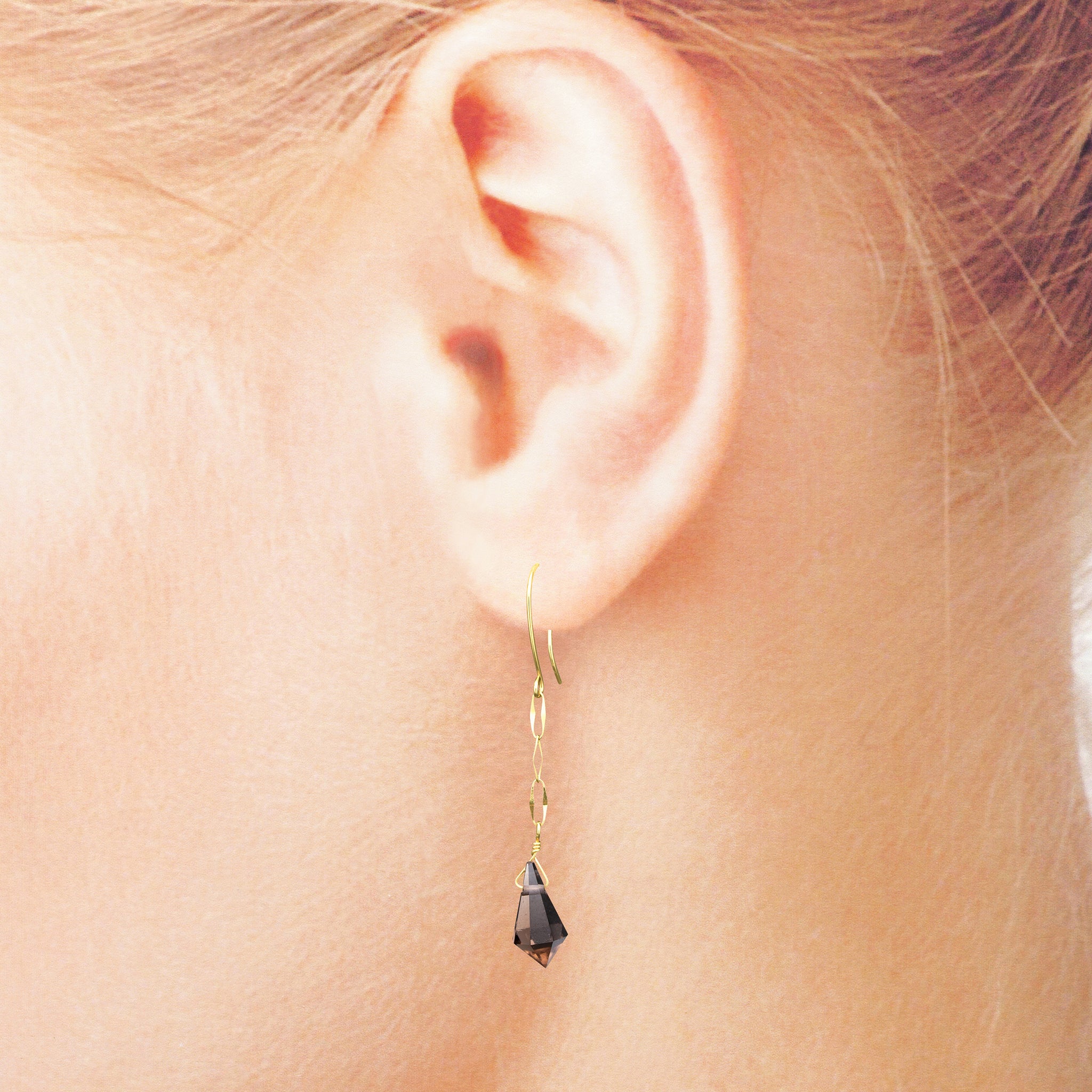 スモーキークォーツ K10ピアス(2.0カラット)《25V03210》