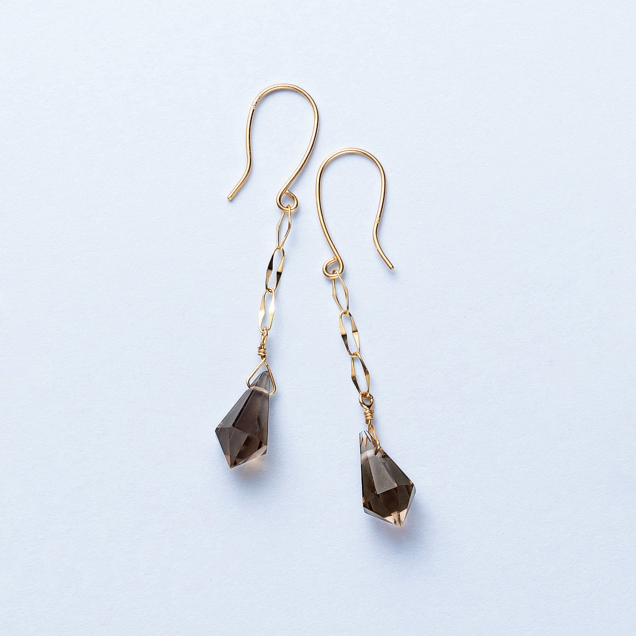 スモーキークォーツ K10ピアス(2.0カラット)《25V03210》