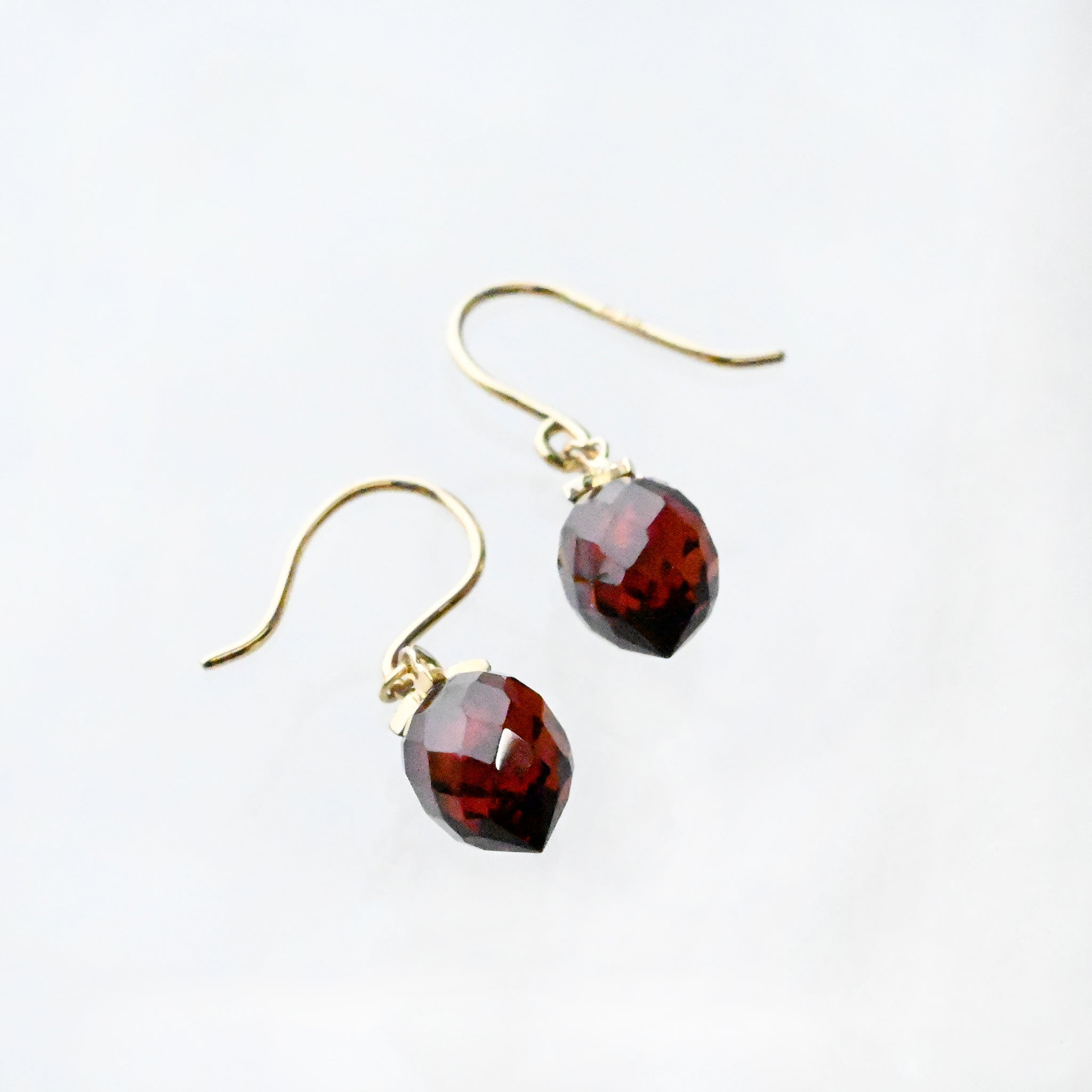 ガーネット K18ピアス(イチゴモチーフ/1月誕生石)《25V03308》