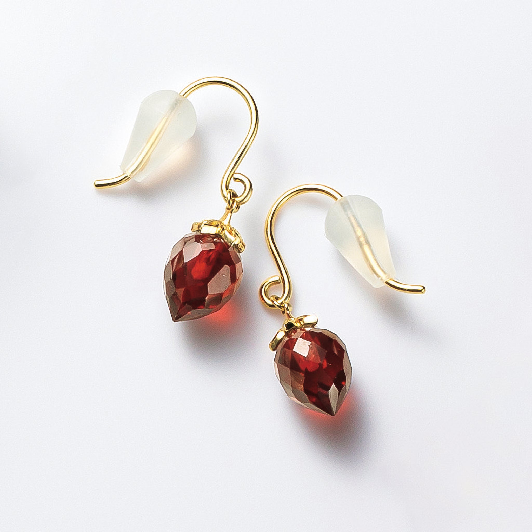 ガーネット K18ピアス(イチゴモチーフ/1月誕生石)《25V03308》