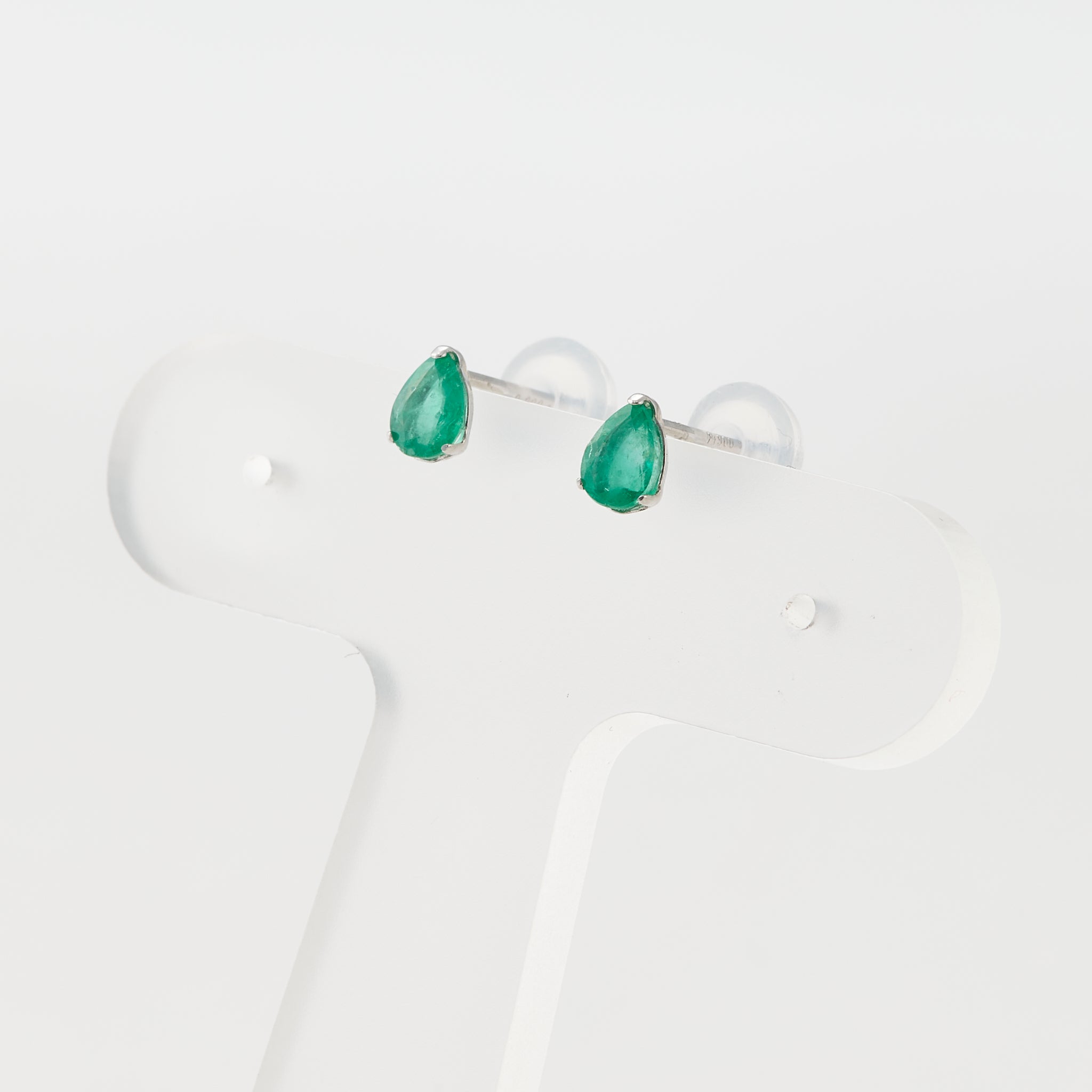 エメラルド プラチナピアス(5月誕生石)《25V03405》