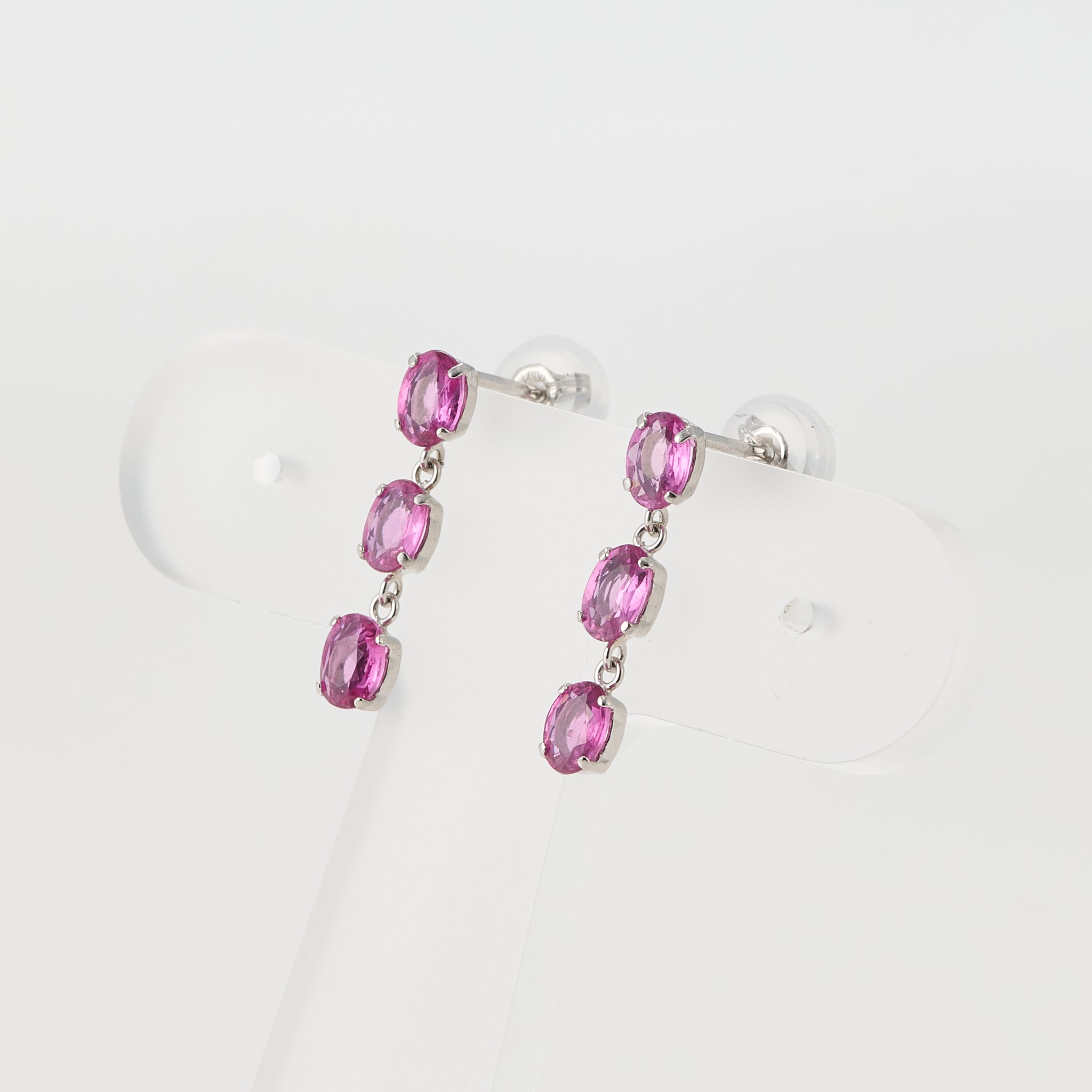 ルビー プラチナピアス(7月誕生石)《25V03406》