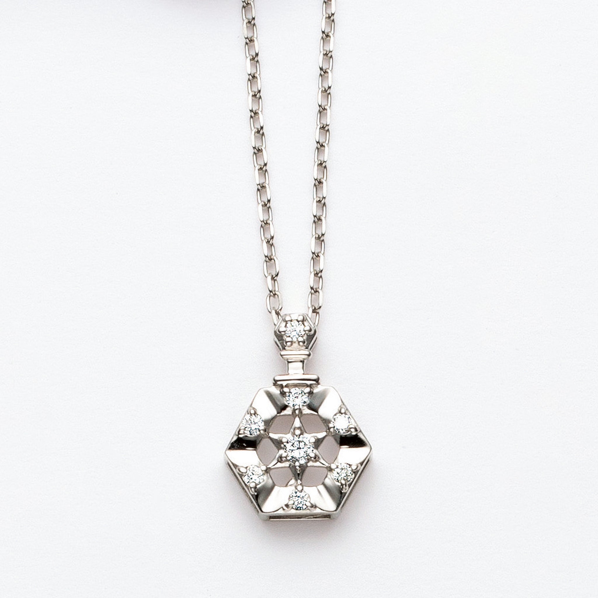 ダイヤモンド プラチナネックレス(4月誕生石)《25V03502》