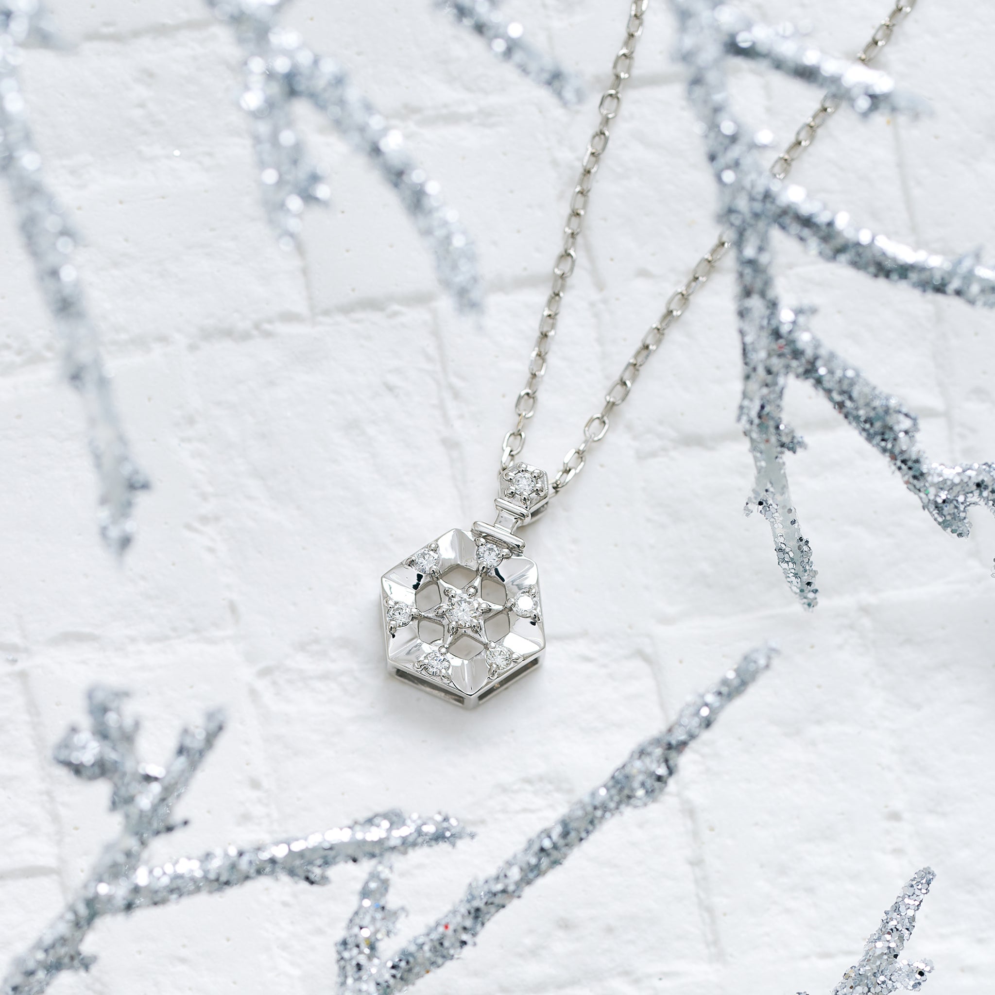 ダイヤモンド プラチナネックレス(4月誕生石)《25V03502》