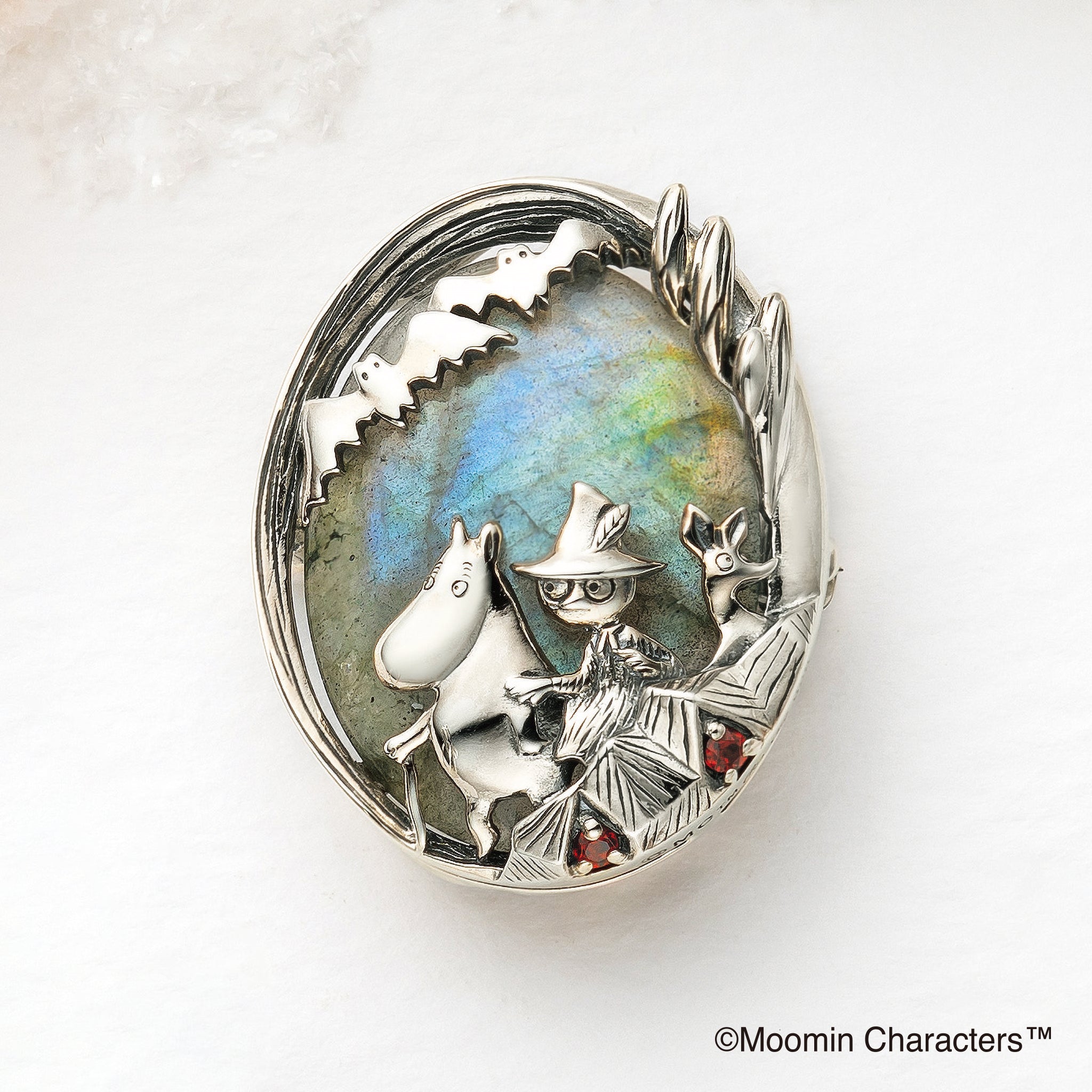ラブラドライト/ガーネット シルバーブローチ兼ペンダントトップ(MOOMIN(ムーミン))《25V03602》