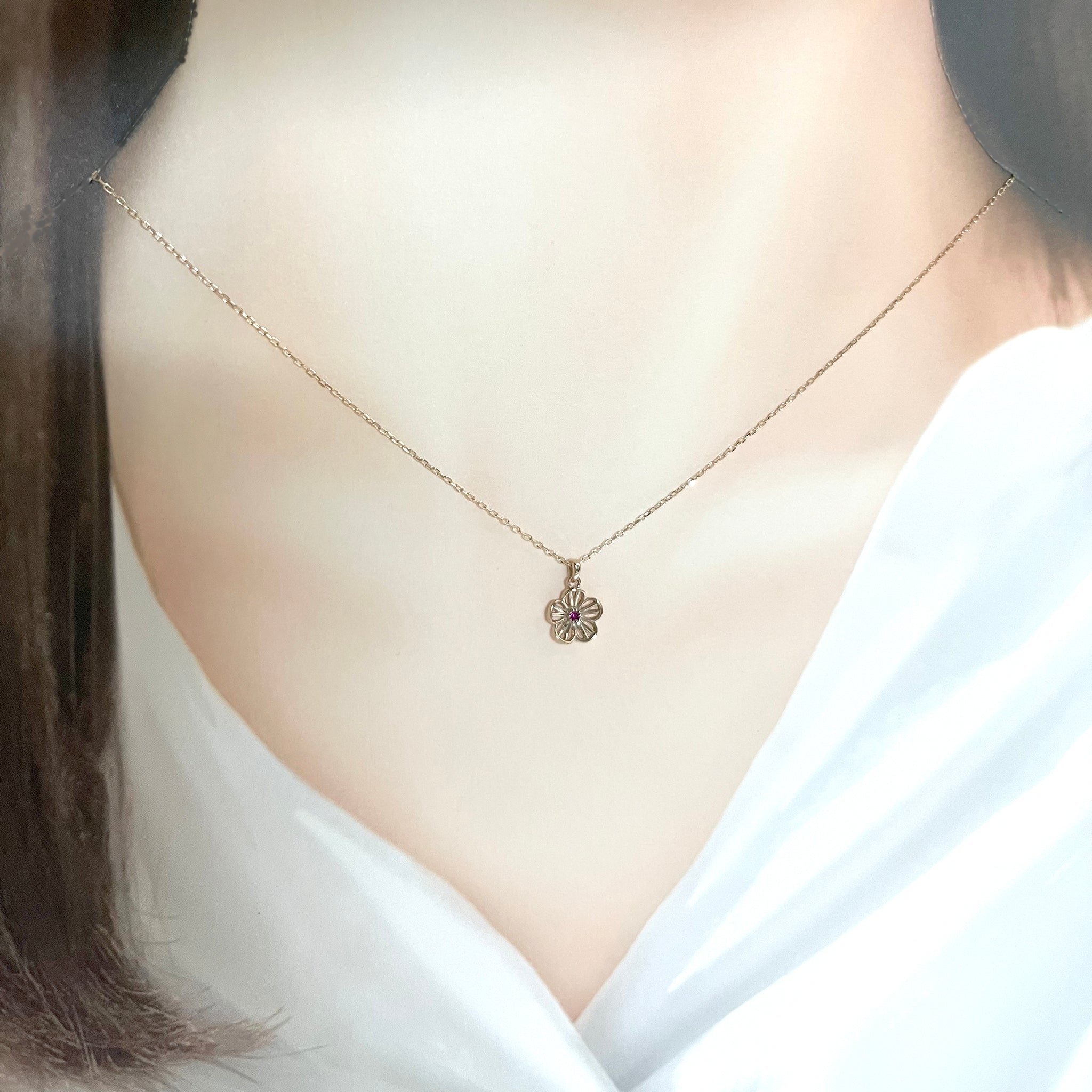 ルビー K10ネックレス(梅の花モチーフ/7月誕生石)《25V03705》