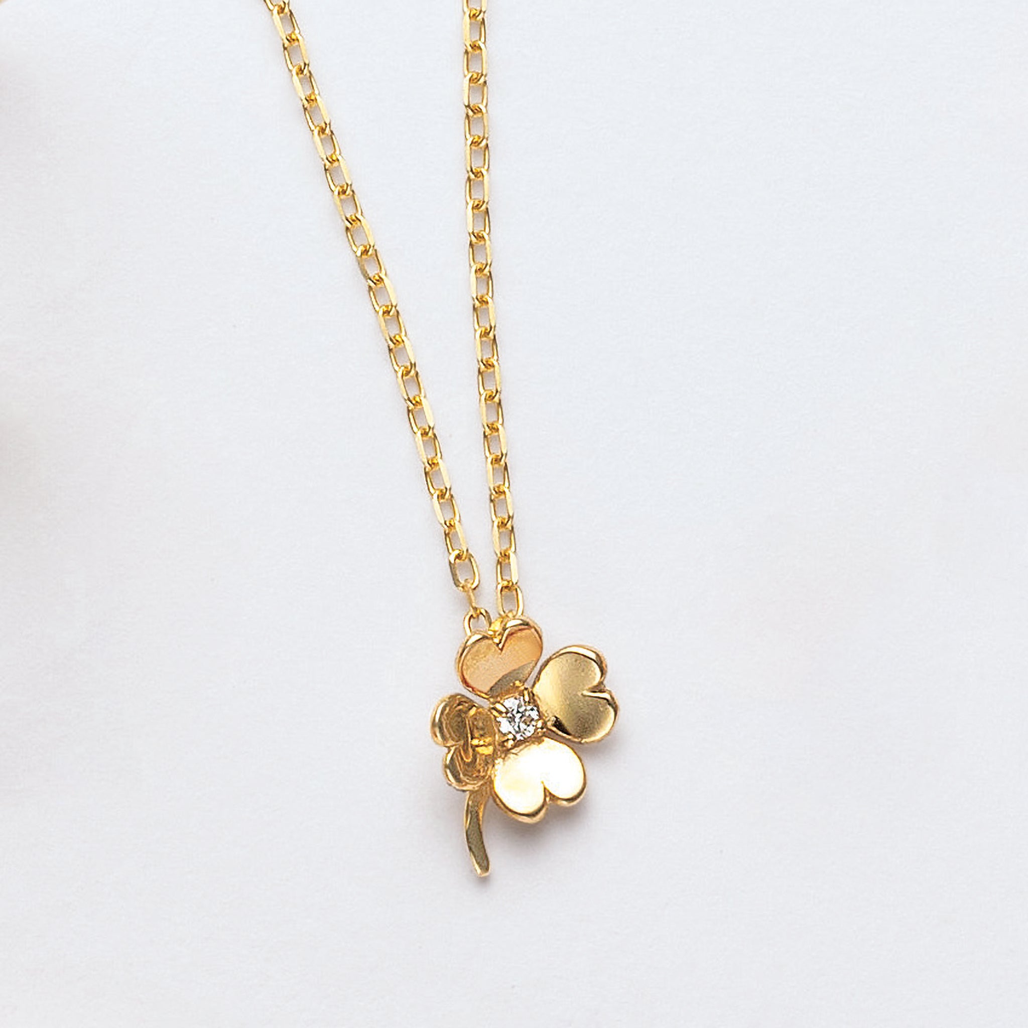 ダイヤモンド K10ネックレス(クローバーモチーフ/4月誕生石)《25V03709》