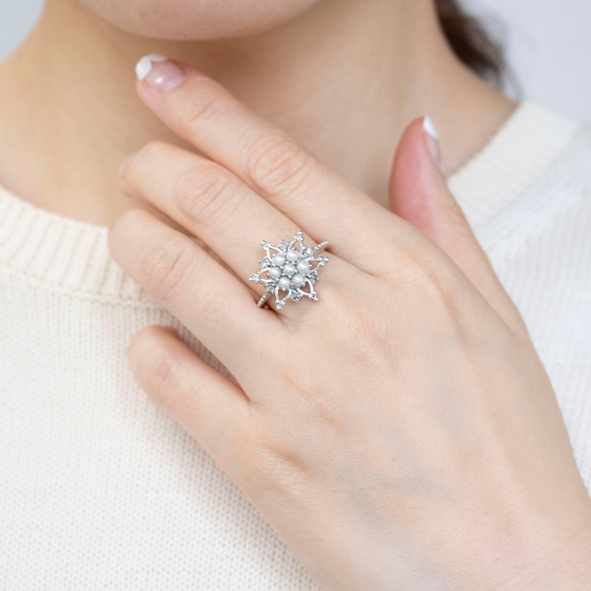 パール シルバーリング(淡水真珠/雪の結晶モチーフ/6月誕生石)《25V03813》