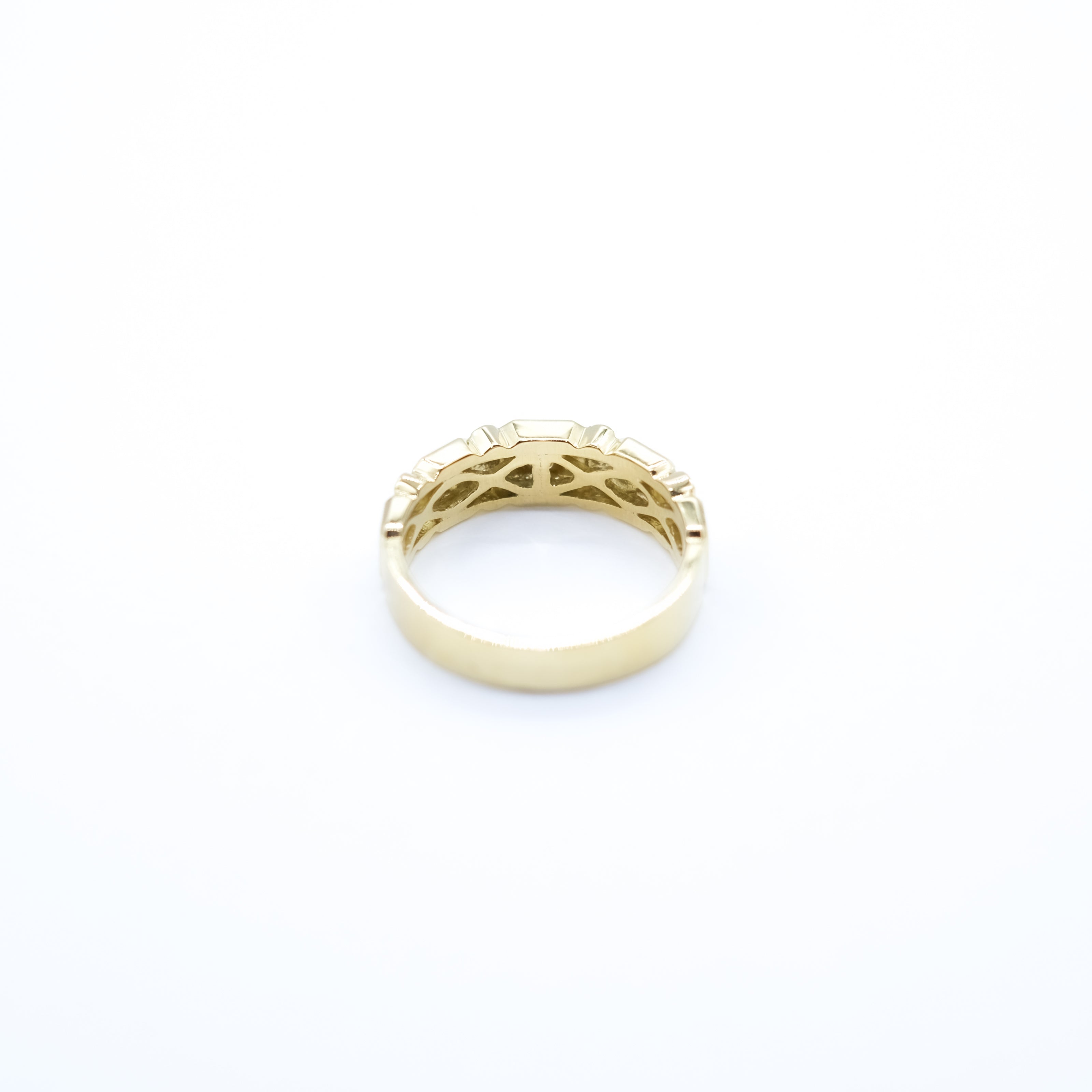 ダイヤモンド K18リング(4月誕生石/鑑別書付)《25V03904》