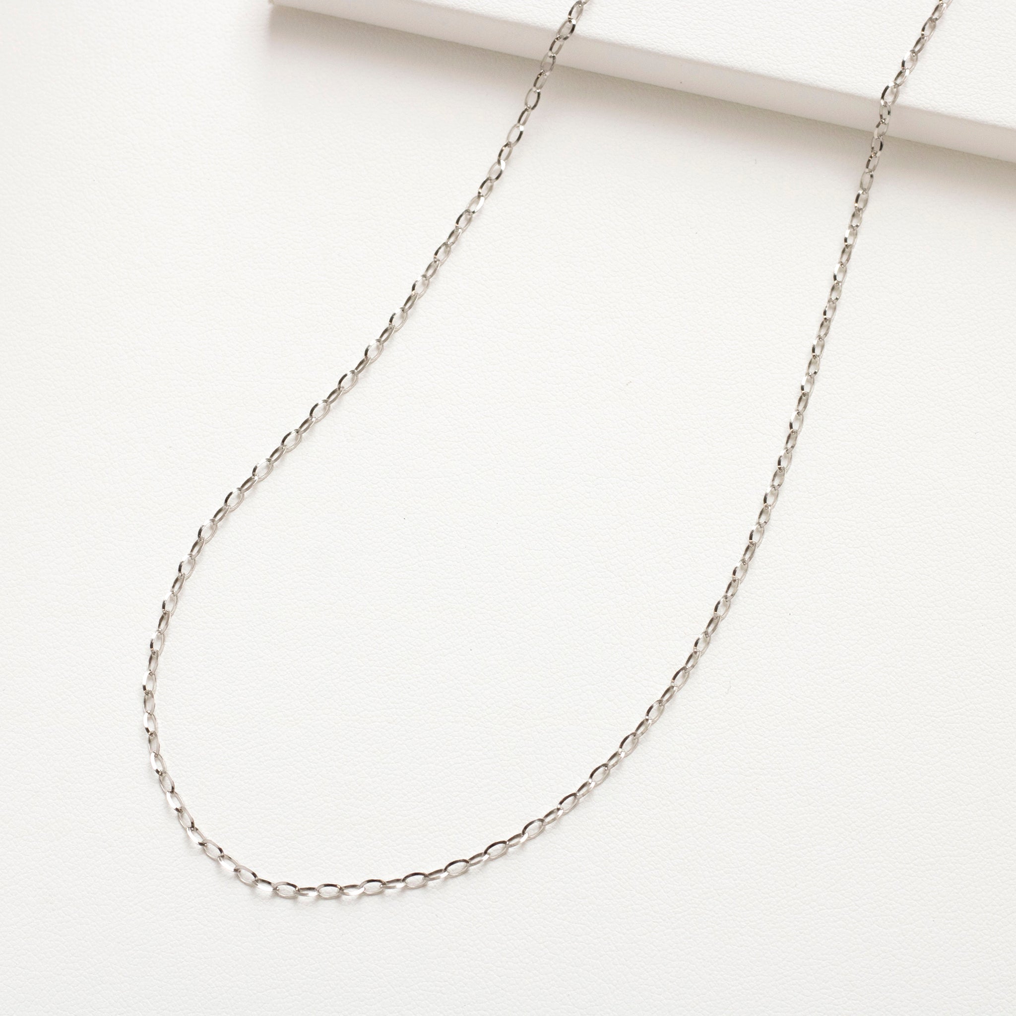 プラチナネックレス(アズキチェーン/幅1.9mm/50cm)《25V03907》