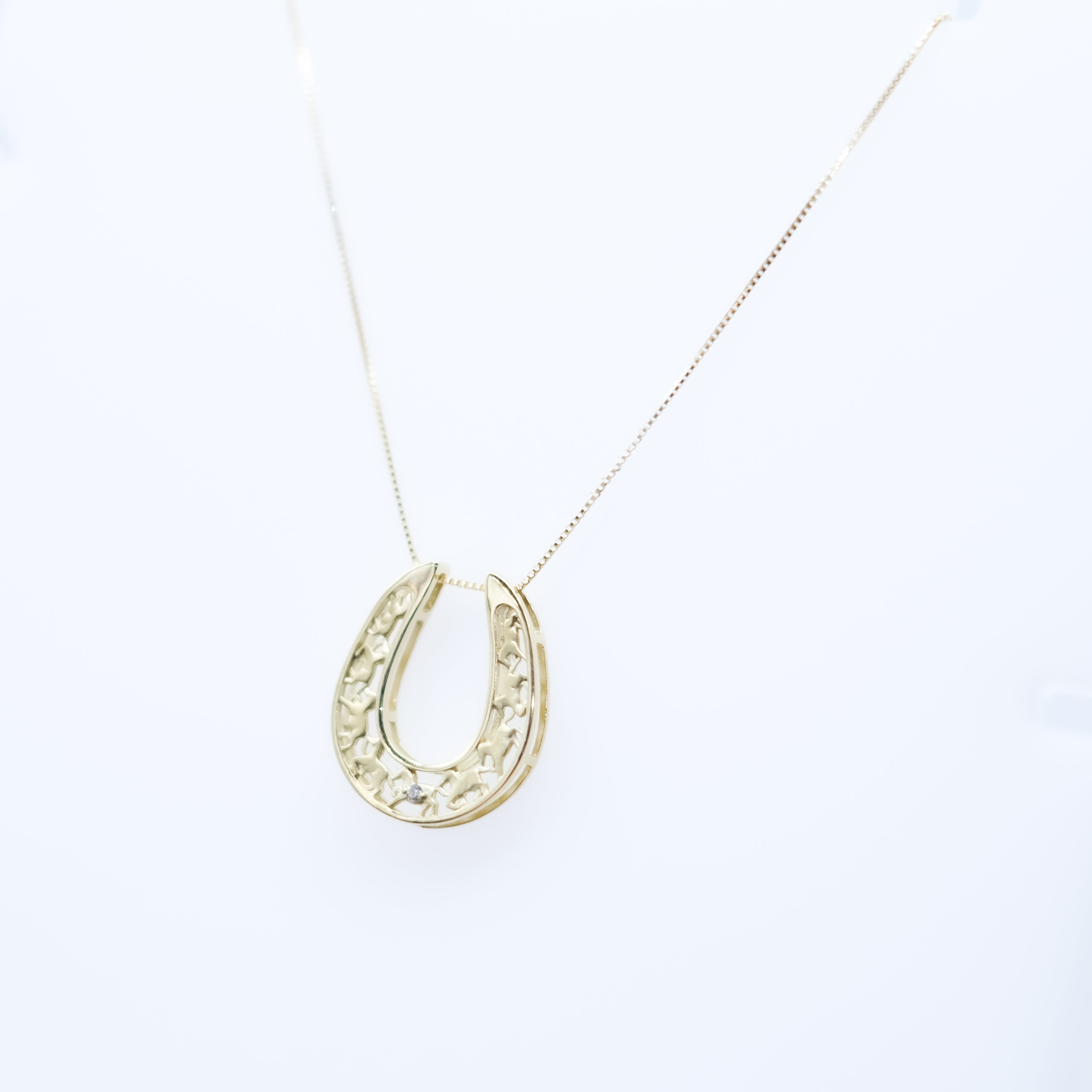 ダイヤモンド K18ネックレス(馬九行久(うまくいく）/4月誕生石)《25V04202》