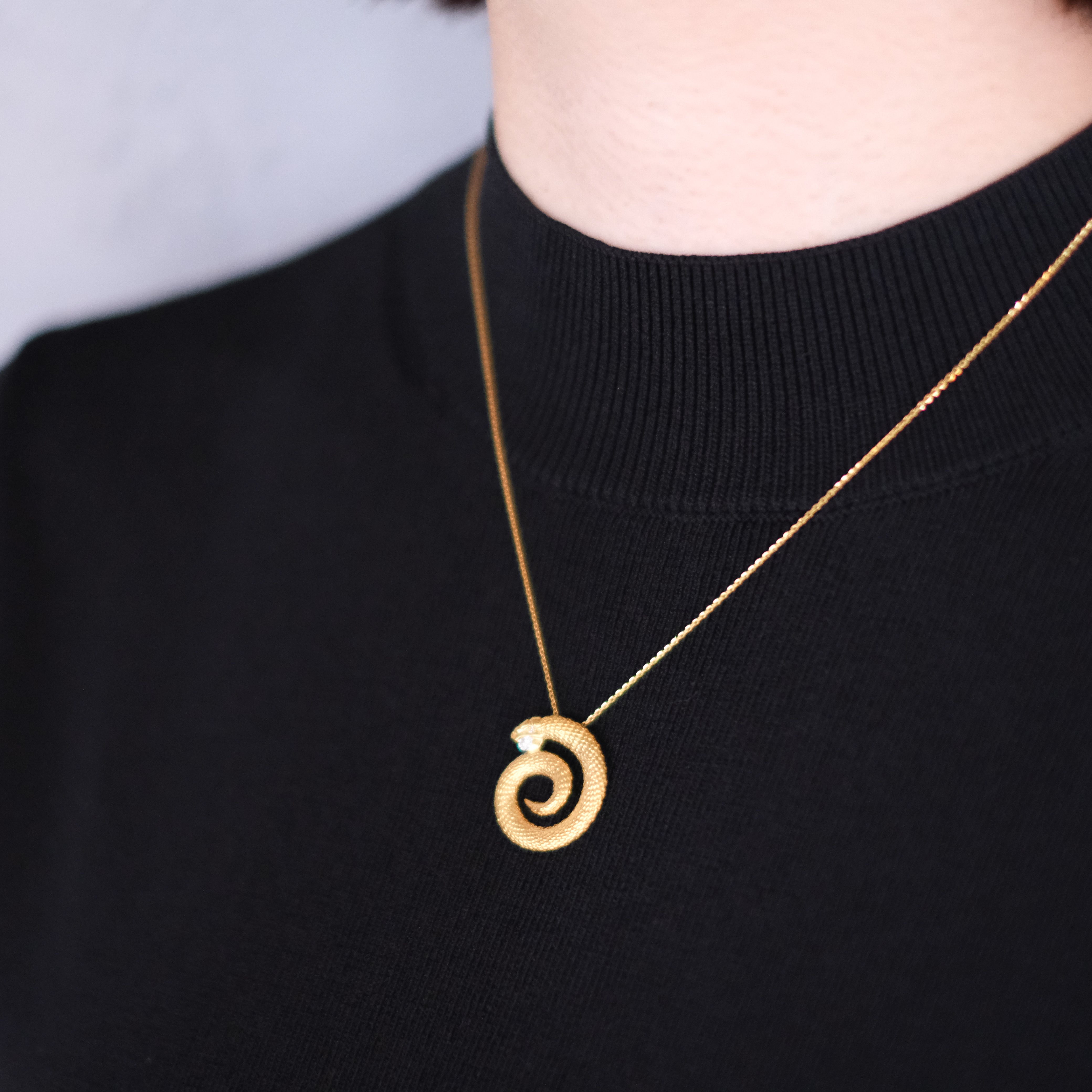 ダイヤモンド K24ネックレス(純金/ヘビモチーフ/4月誕生石)《25V04205》