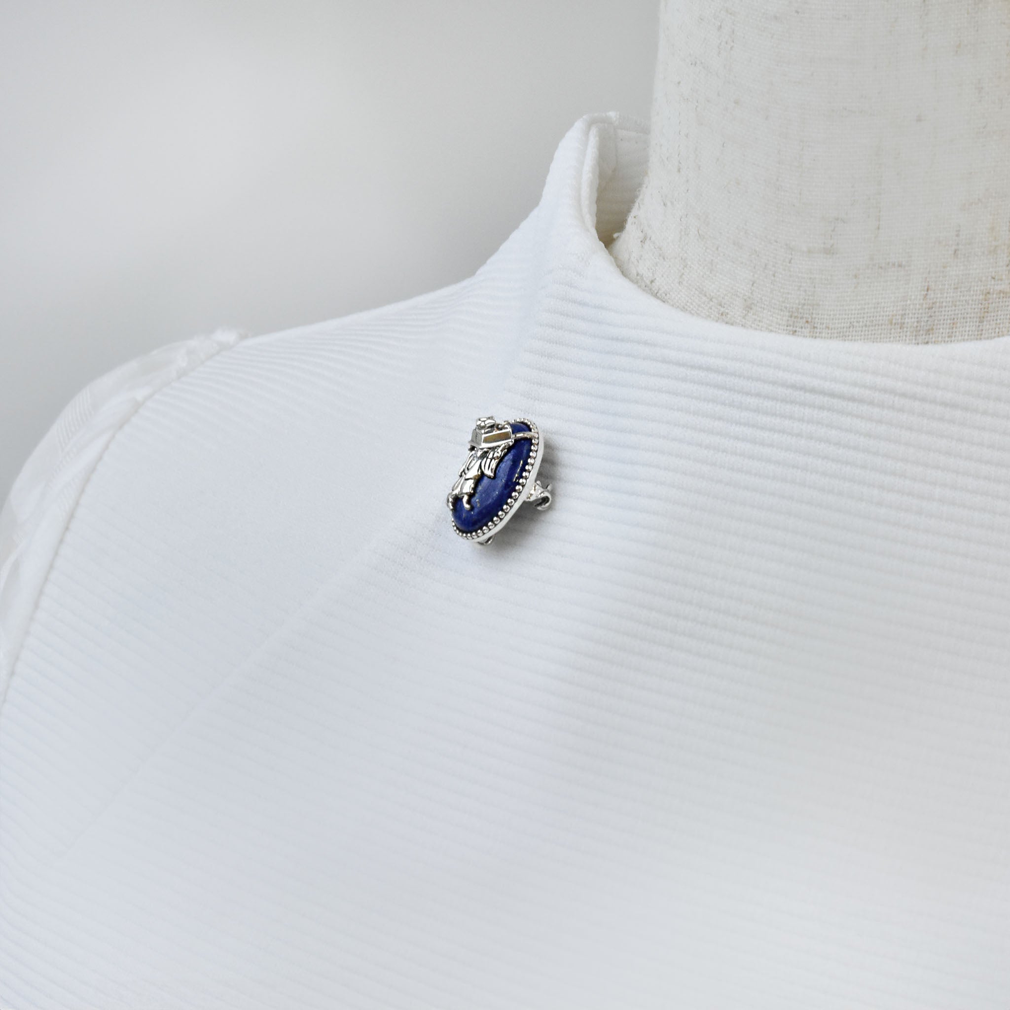 ラピスラズリ シルバーブローチ兼ペンダントトップ(鳥獣戯画/12月誕生石)《25V04801》