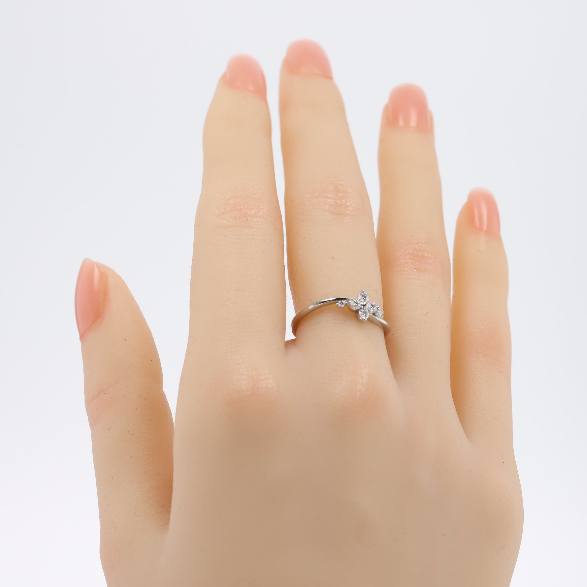 ダイヤモンド プラチナリング(クローバーモチーフ/4月誕生石)《26A00304》