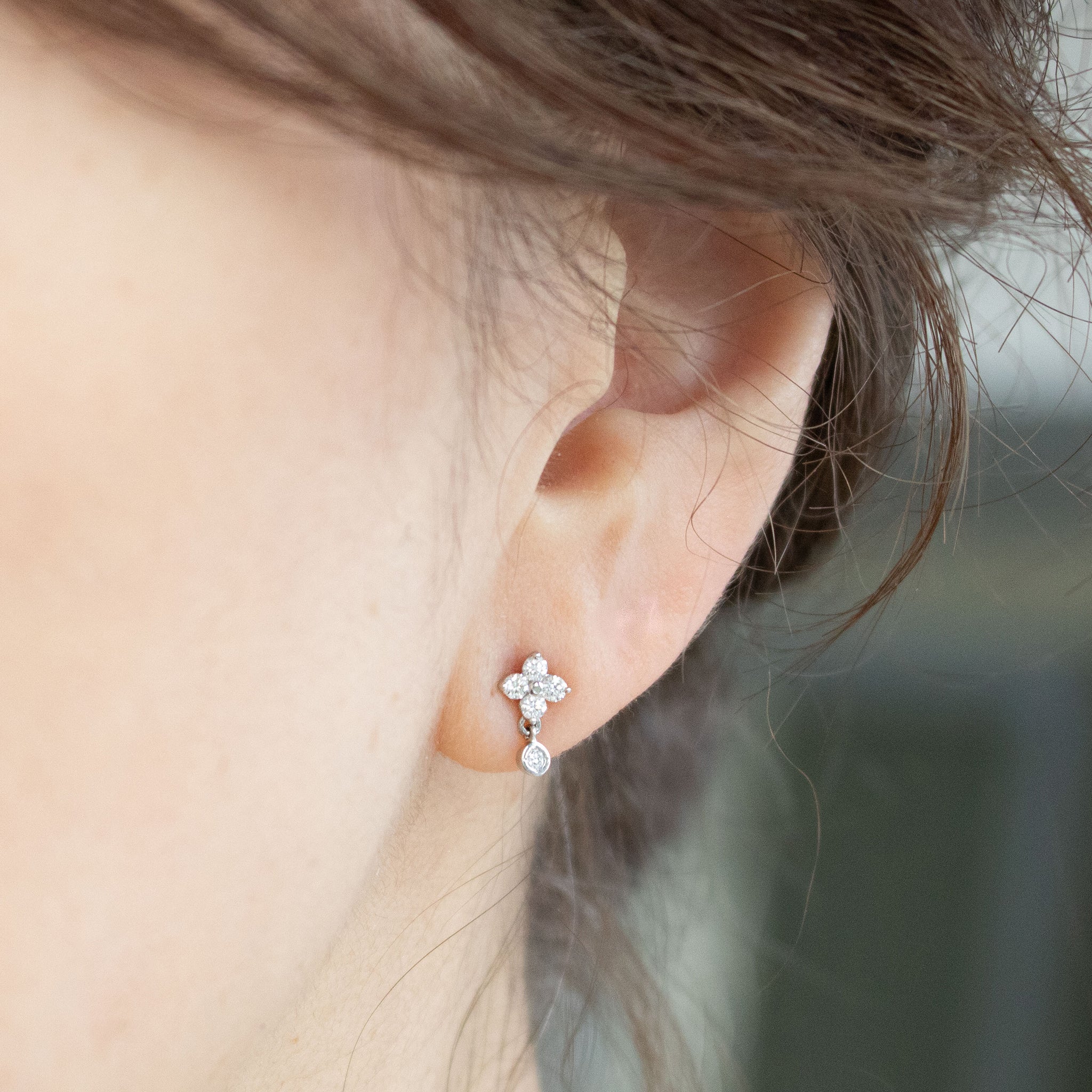 ダイヤモンド プラチナピアス(クローバーモチーフ/4月誕生石)《26A00306》