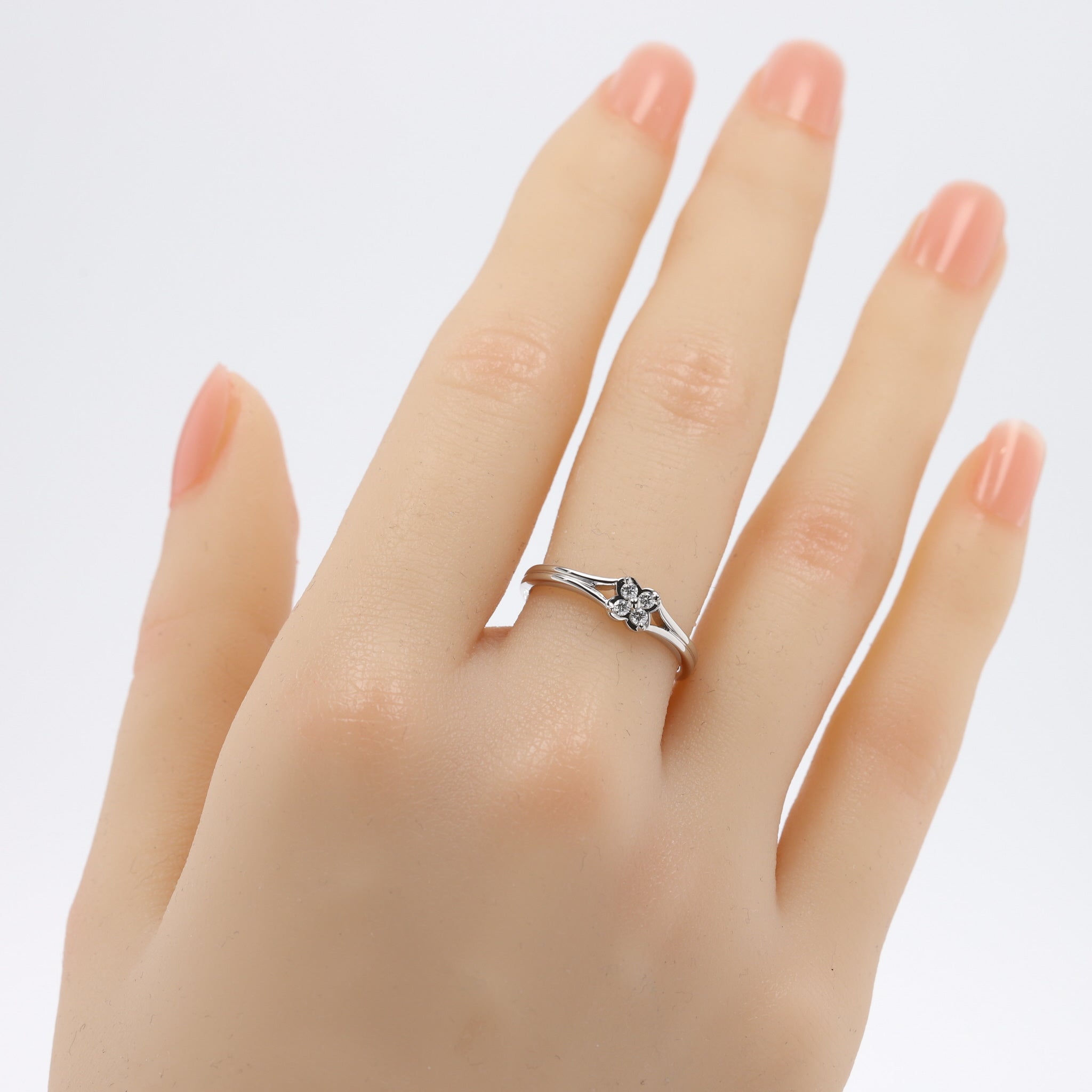 ダイヤモンド プラチナリング(クローバーモチーフ/4月誕生石)《26A00307》