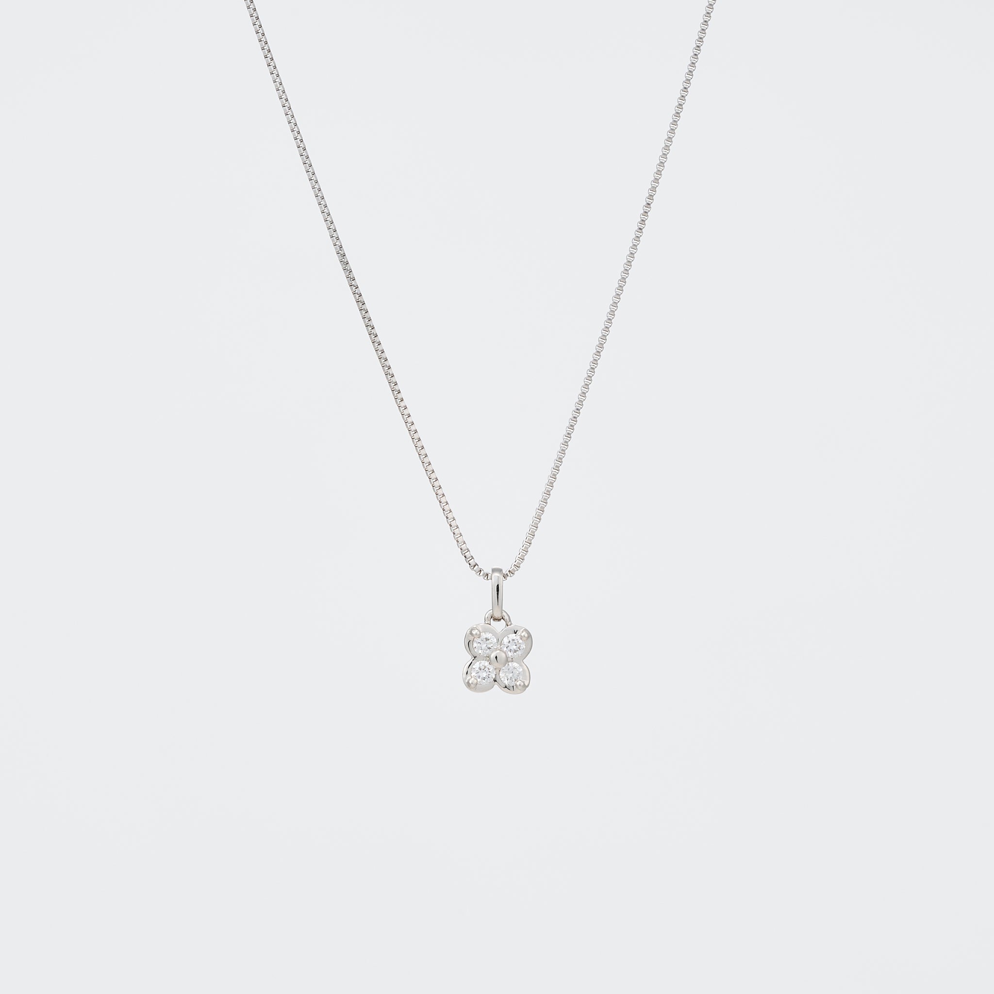 ダイヤモンド プラチナネックレス(クローバーモチーフ/4月誕生石)《26A00309》