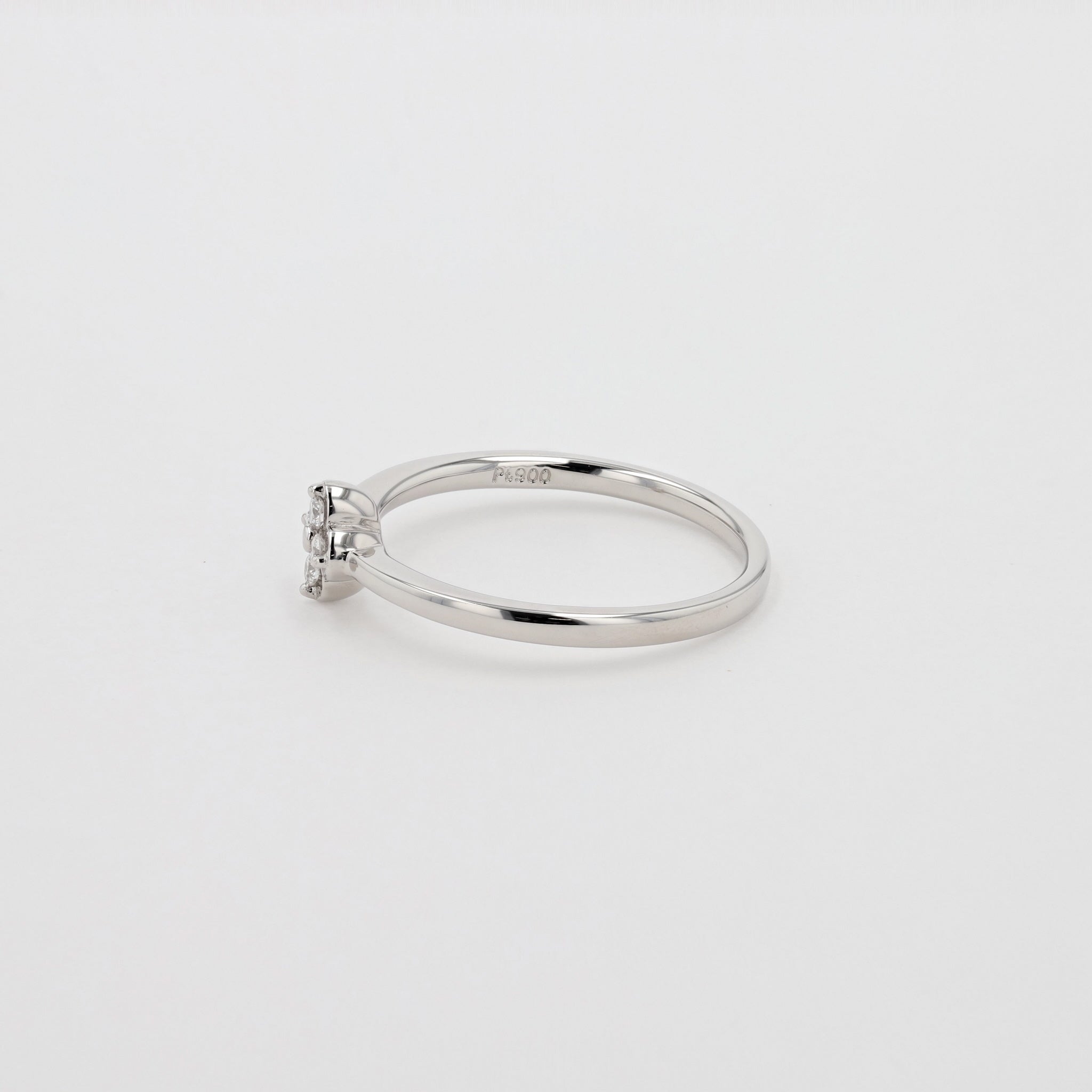 ダイヤモンド プラチナリング(クローバーモチーフ/4月誕生石)《26A00310》