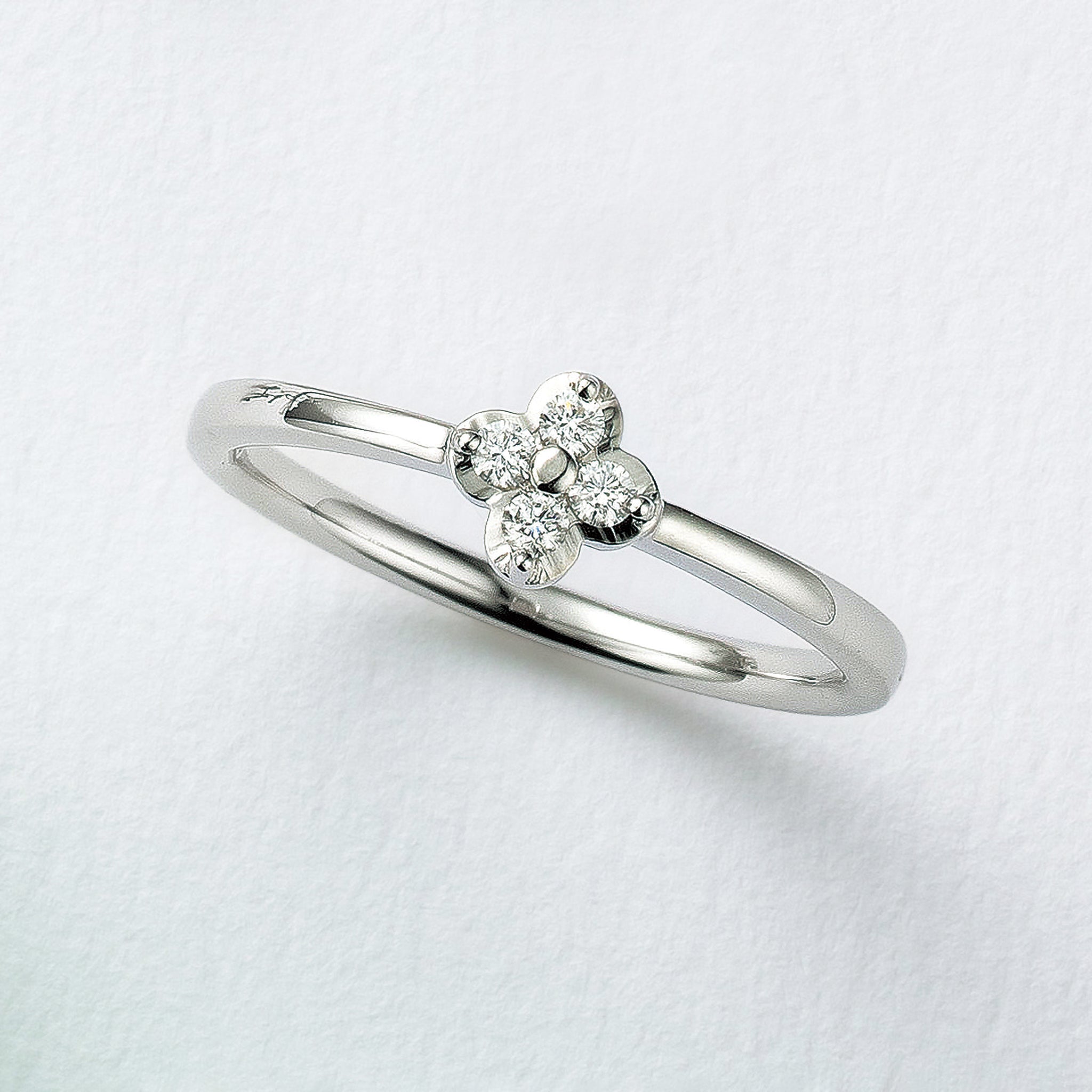 ダイヤモンド プラチナリング(クローバーモチーフ/4月誕生石