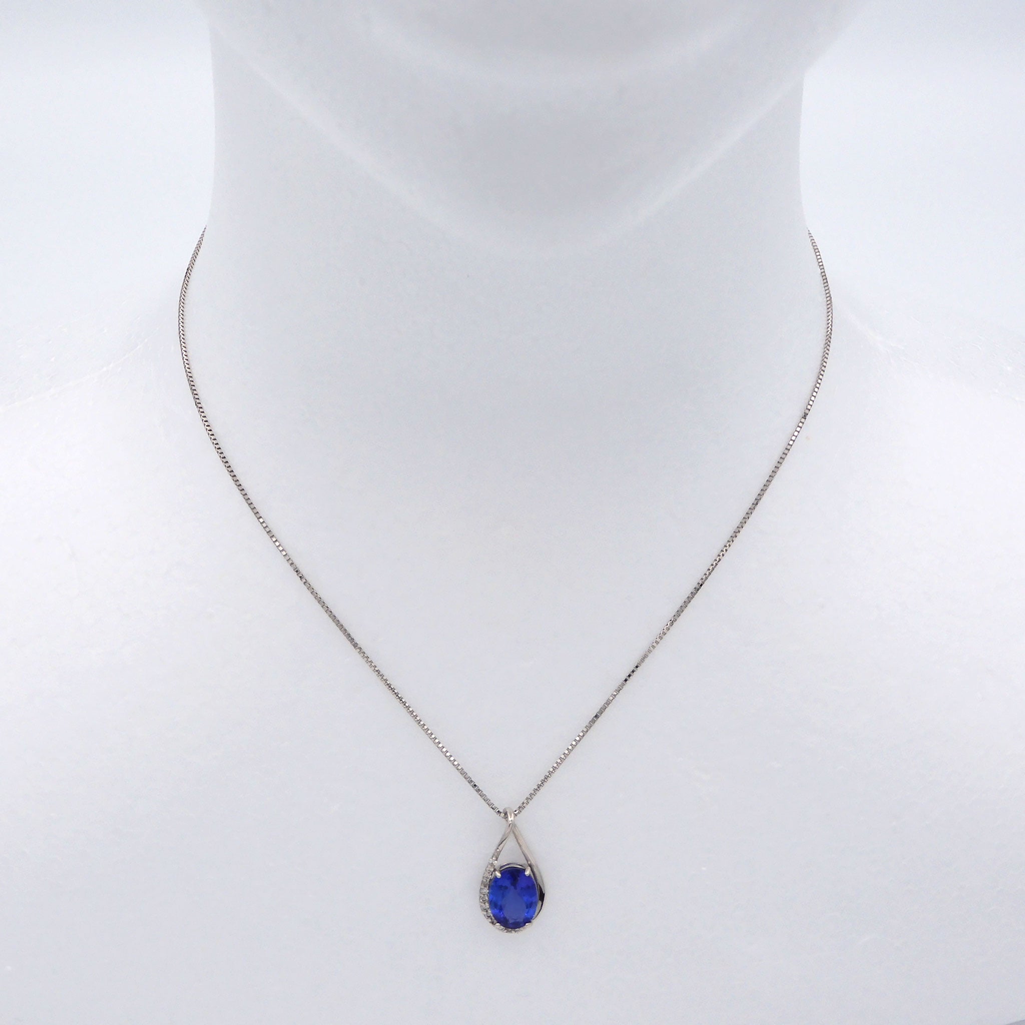 タンザナイト/ダイヤモンド プラチナネックレス(1.80カラット/12月誕生石)《26A00601》