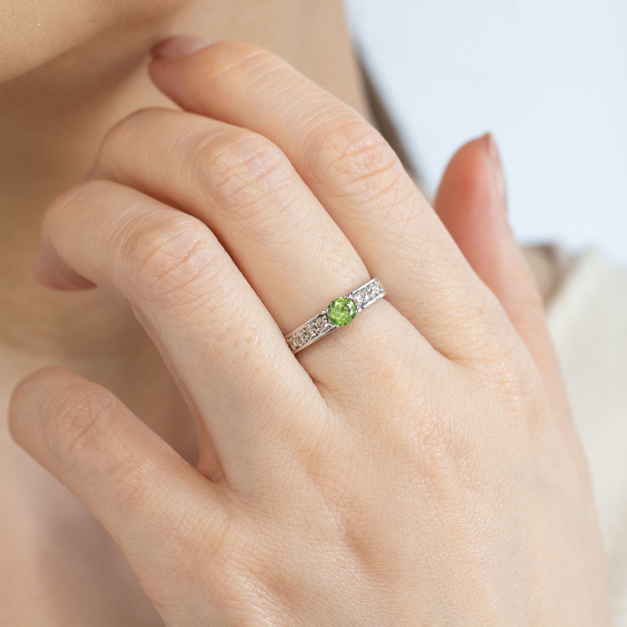 デマントイドガーネット/ダイヤモンド プラチナリング(1月誕生石/鑑別書付)《26A00703》