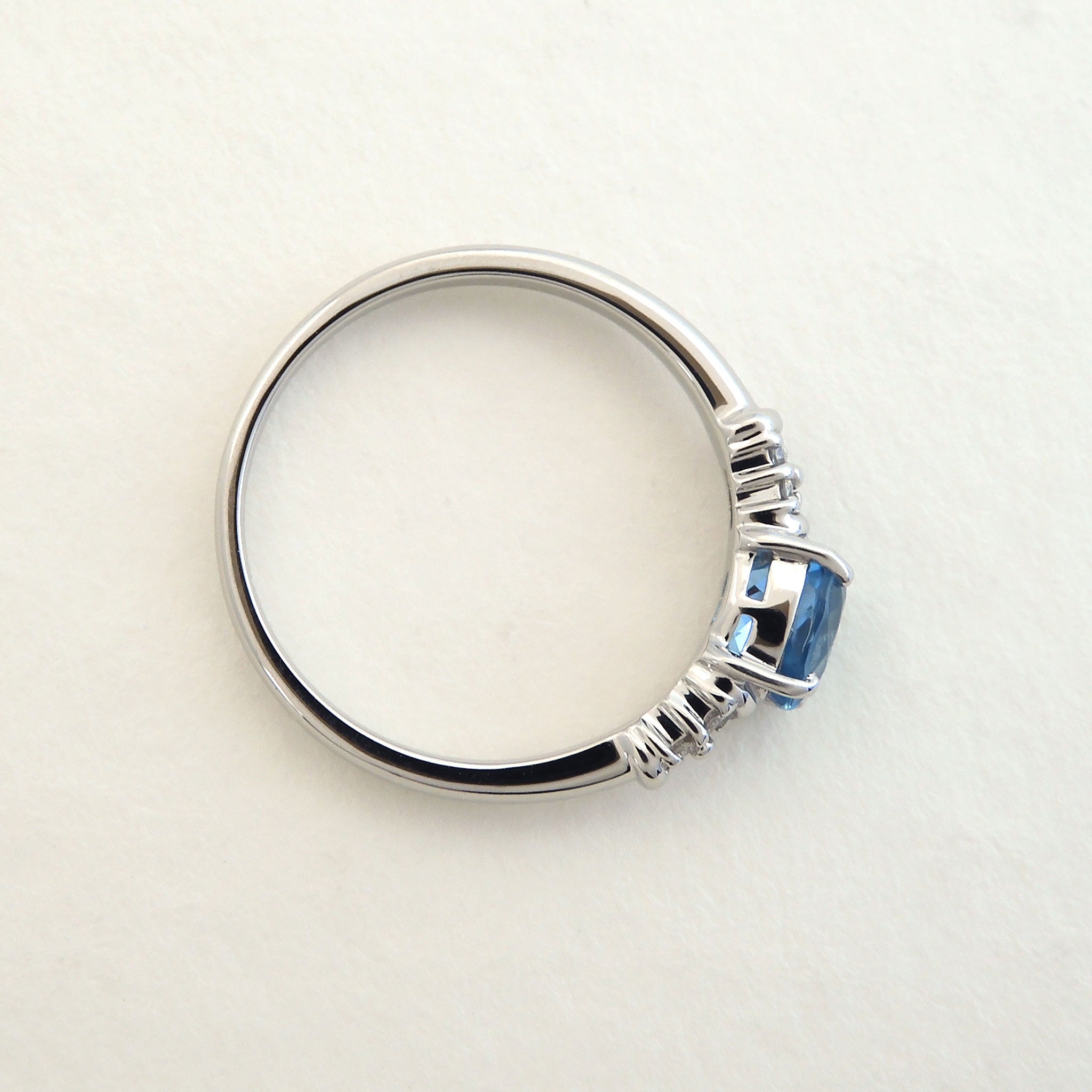 アクアマリン/ダイヤモンド プラチナリング(サンタマリアカラー/3月誕生石/鑑別書付)《26A00707》