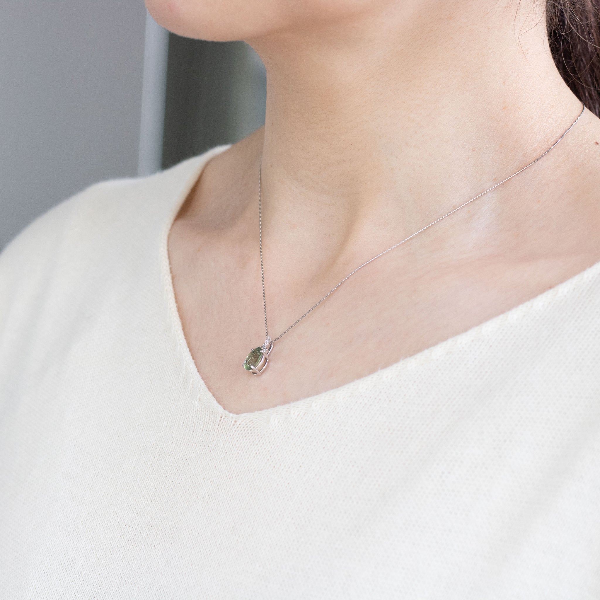 ルドウィジャイトインペリドット/ダイヤモンド プラチナネックレス(8月誕生石/鑑別書付)《26A00901》