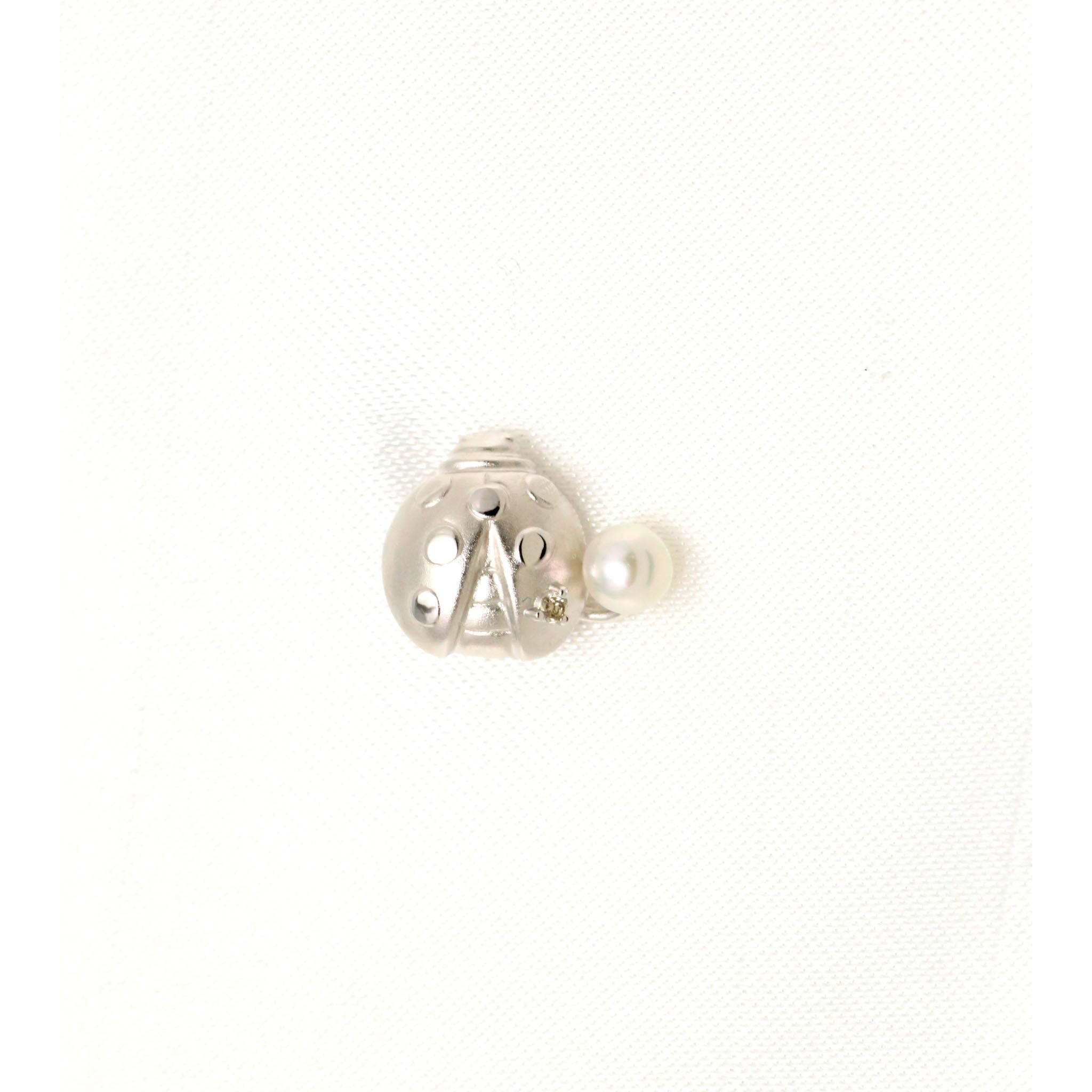 パール シルバーブローチ(アコヤ真珠/テントウムシモチーフ/6月誕生石)《26A01003》