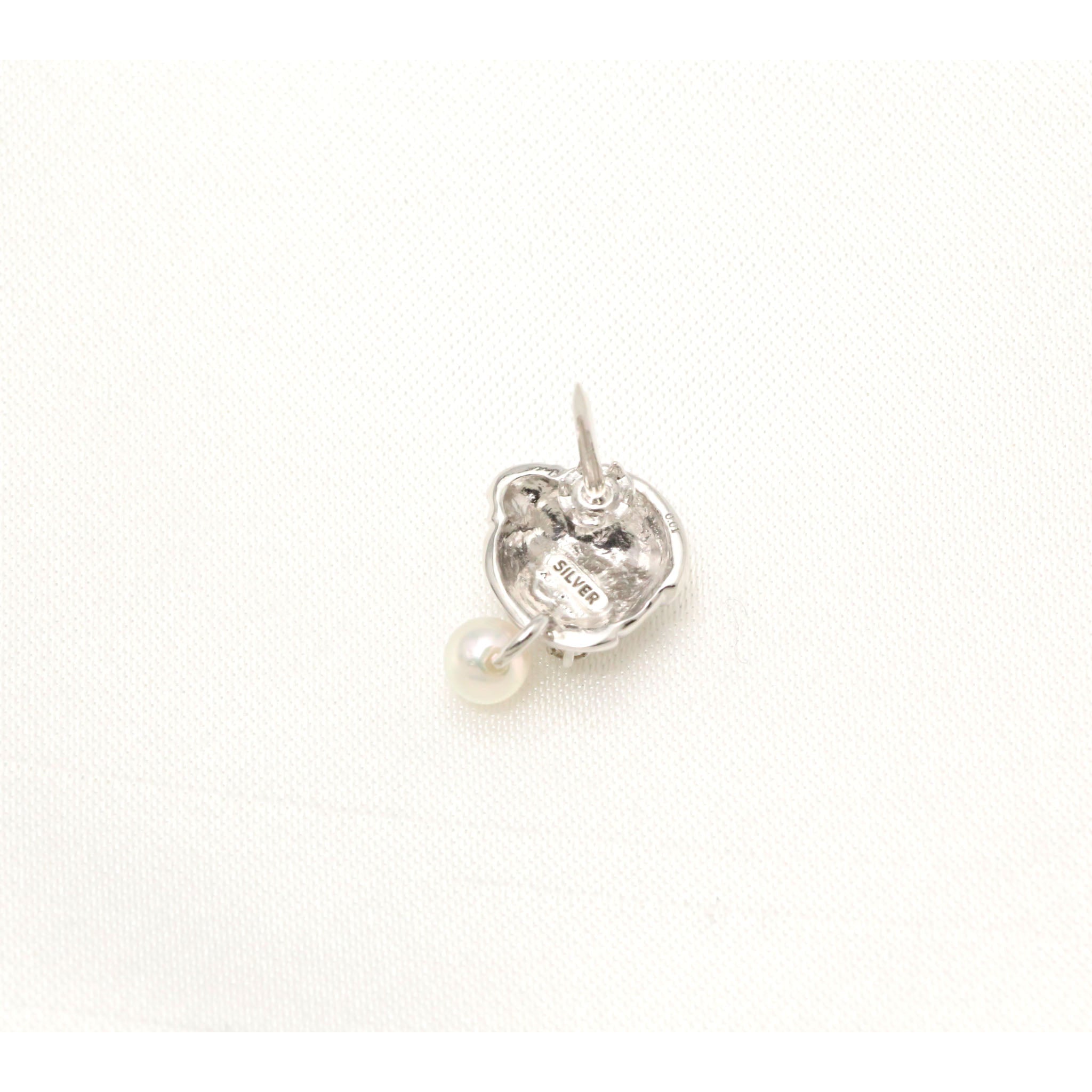 パール シルバーブローチ(アコヤ真珠/テントウムシモチーフ/6月誕生石)《26A01003》